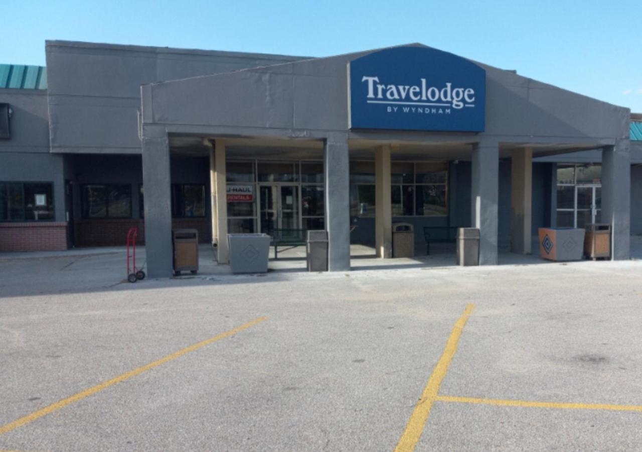 Hotel Travelodge by Wyndham Lincoln Northeast - Image 1