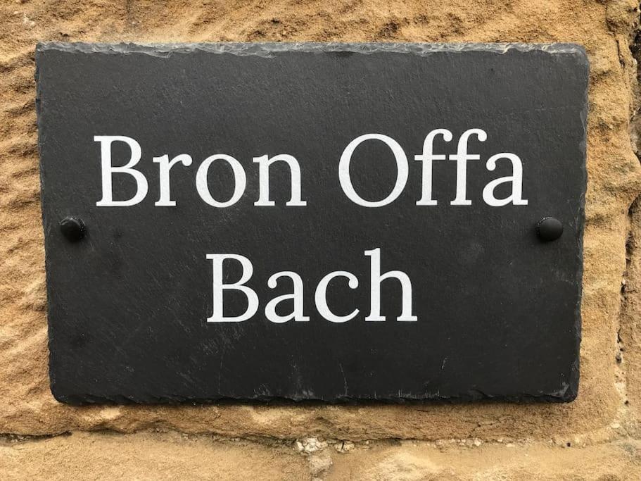 Escape To The Country @ Bron Offa Bach