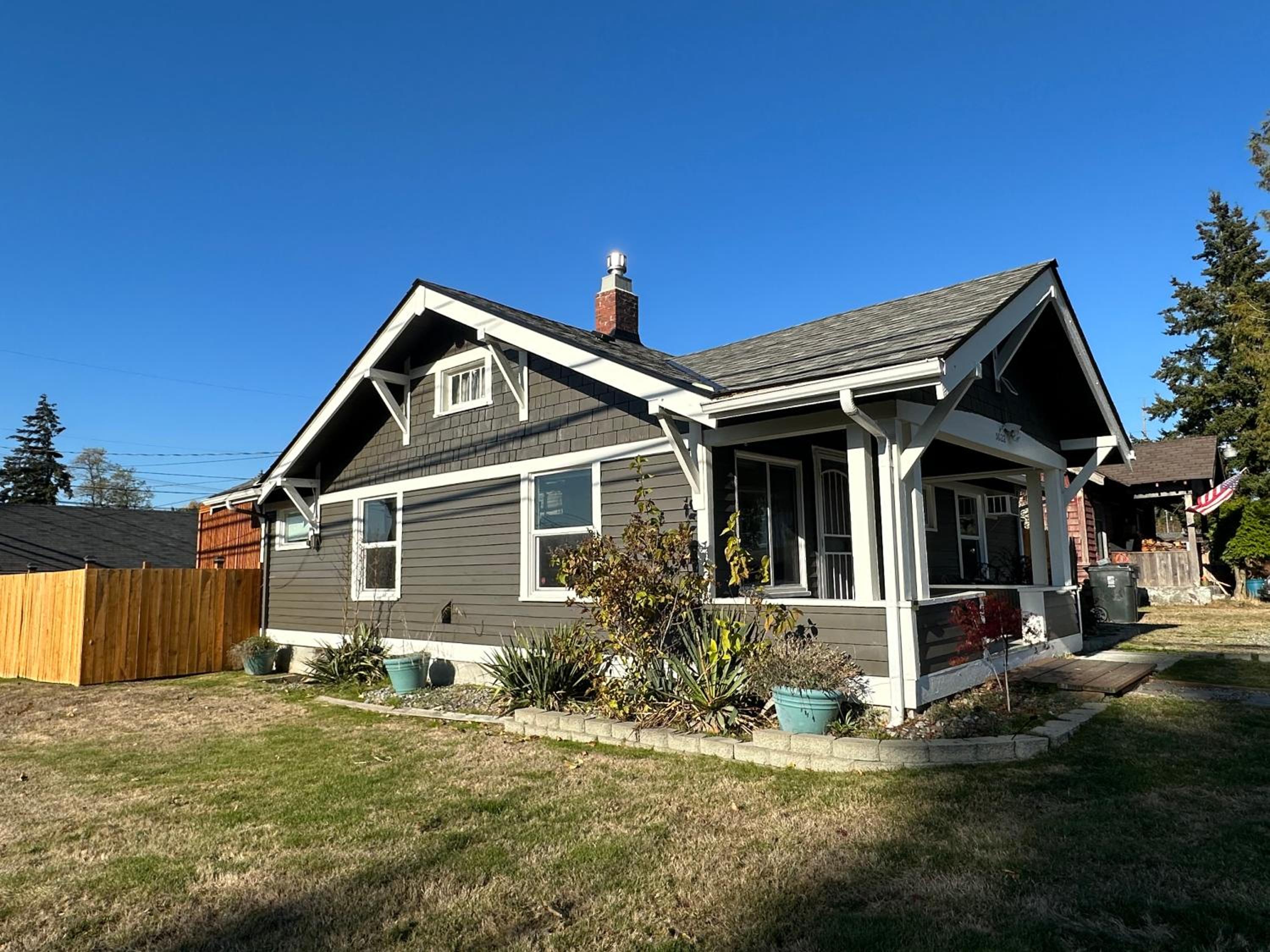 Seattle Vacations - Cozy Home Conveniently Located with King Bed - Property Image 4