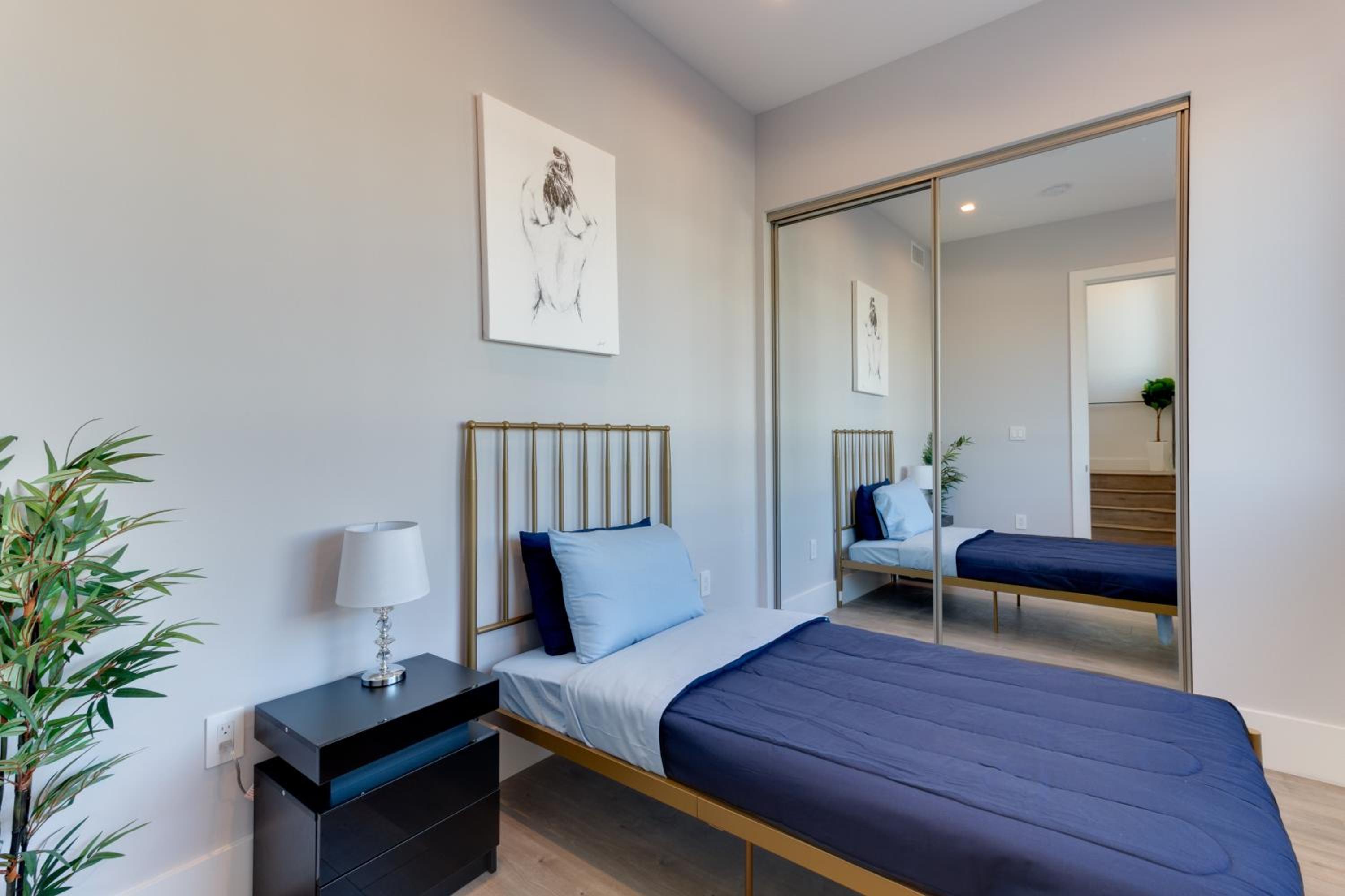Modern 5 Bedroom Masterpiece With Rooftop Deck