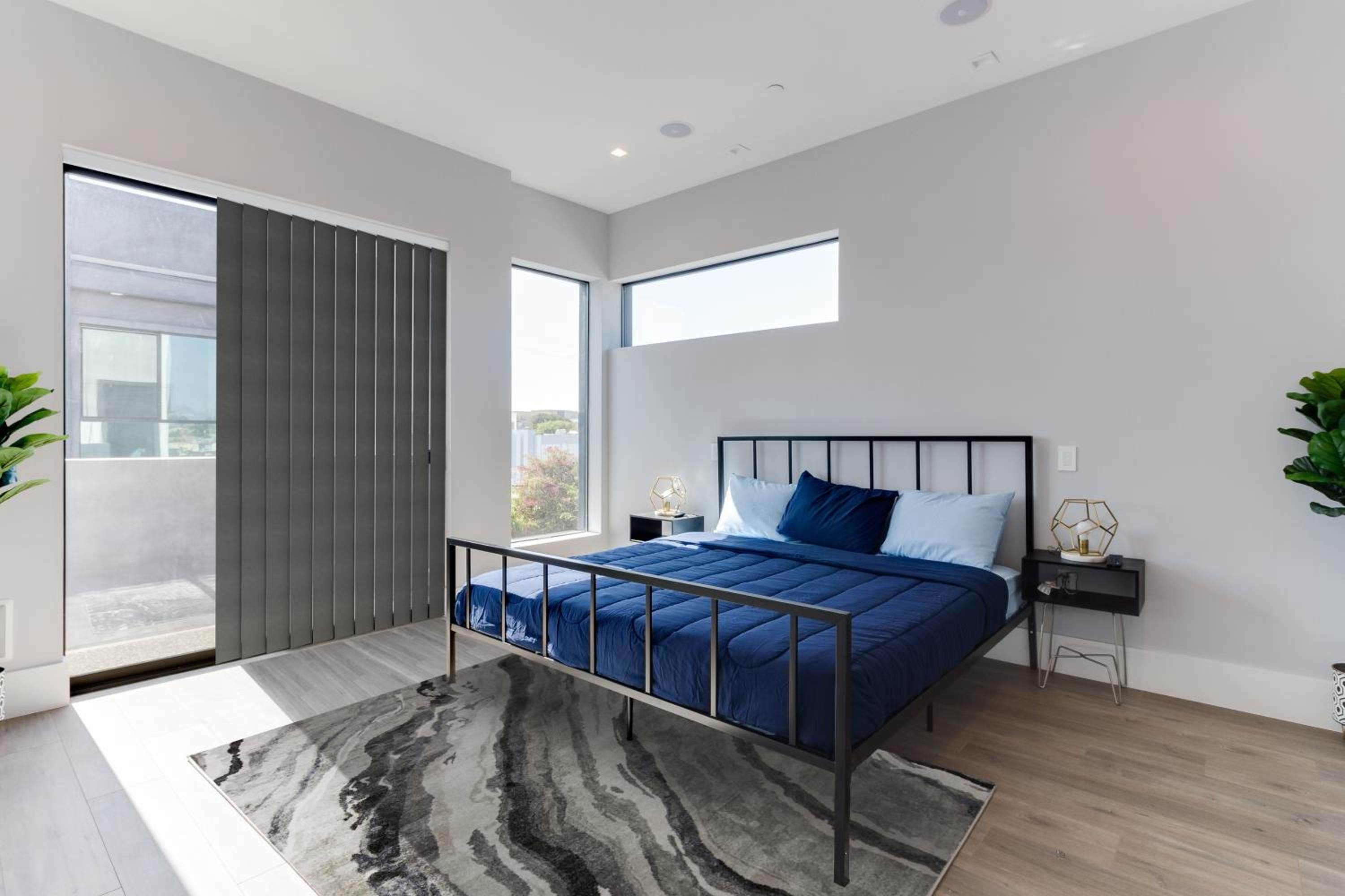 Modern 5 Bedroom Masterpiece With Rooftop Deck