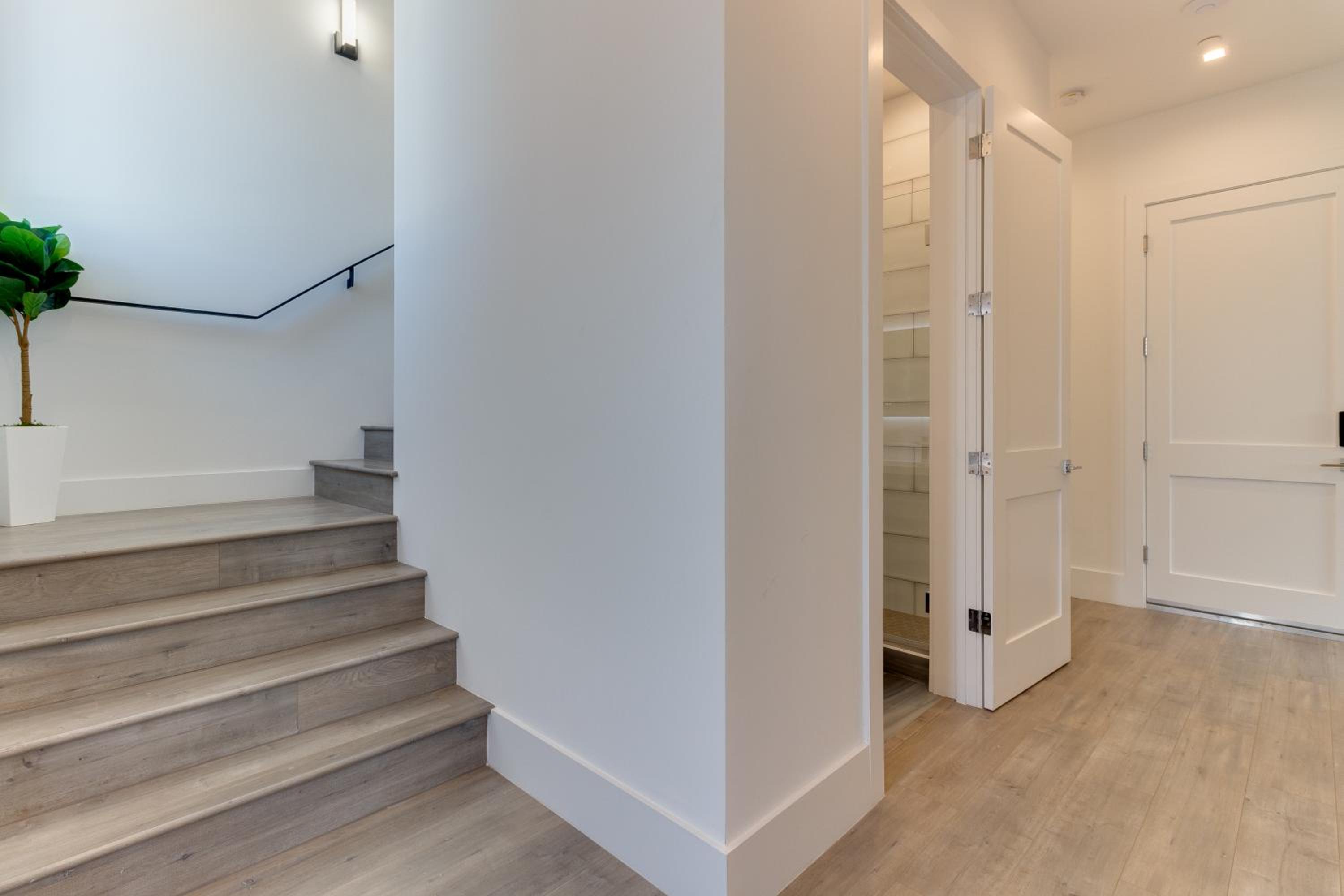 Modern 5 Bedroom Masterpiece With Rooftop Deck