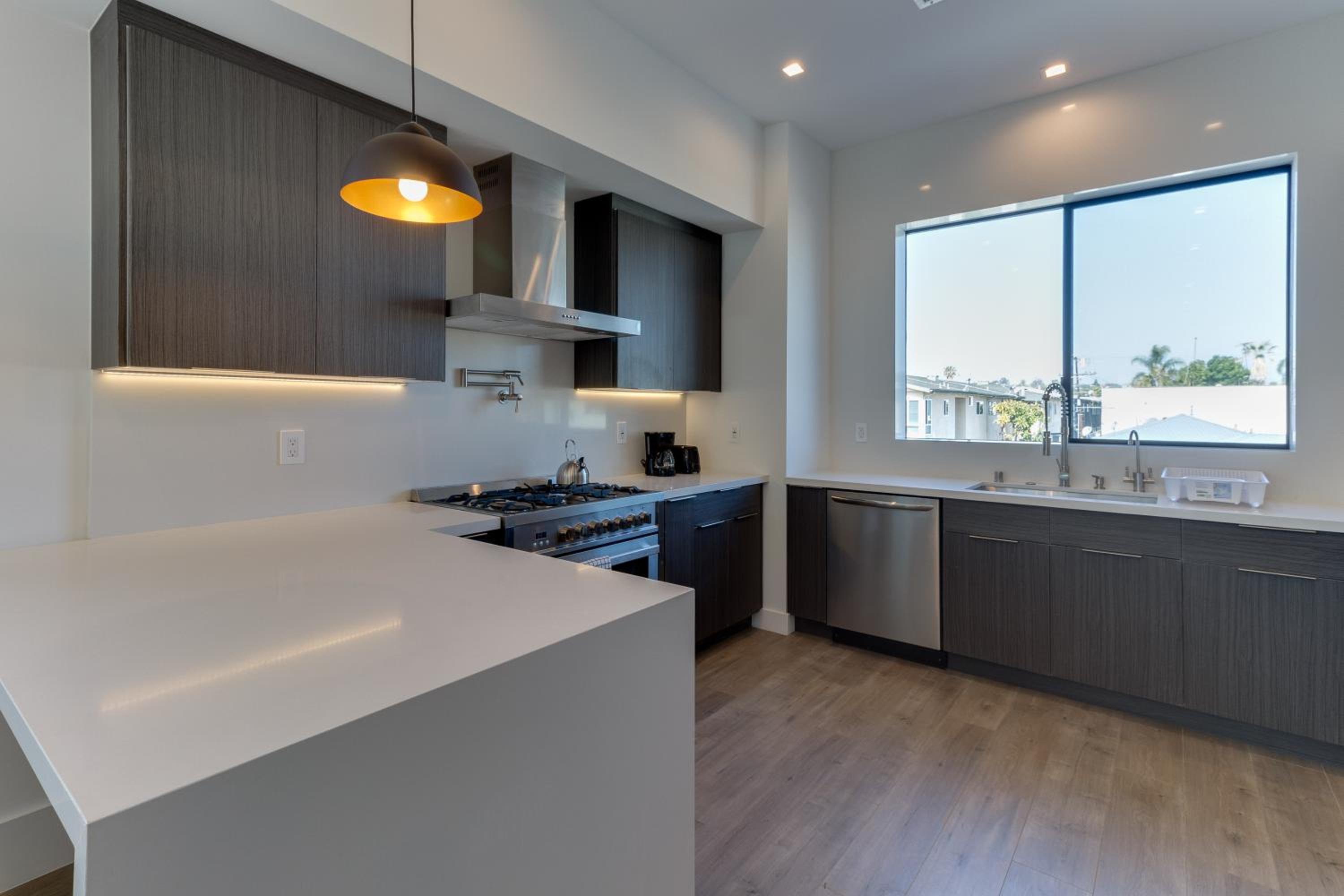 Modern 5 Bedroom Masterpiece With Rooftop Deck