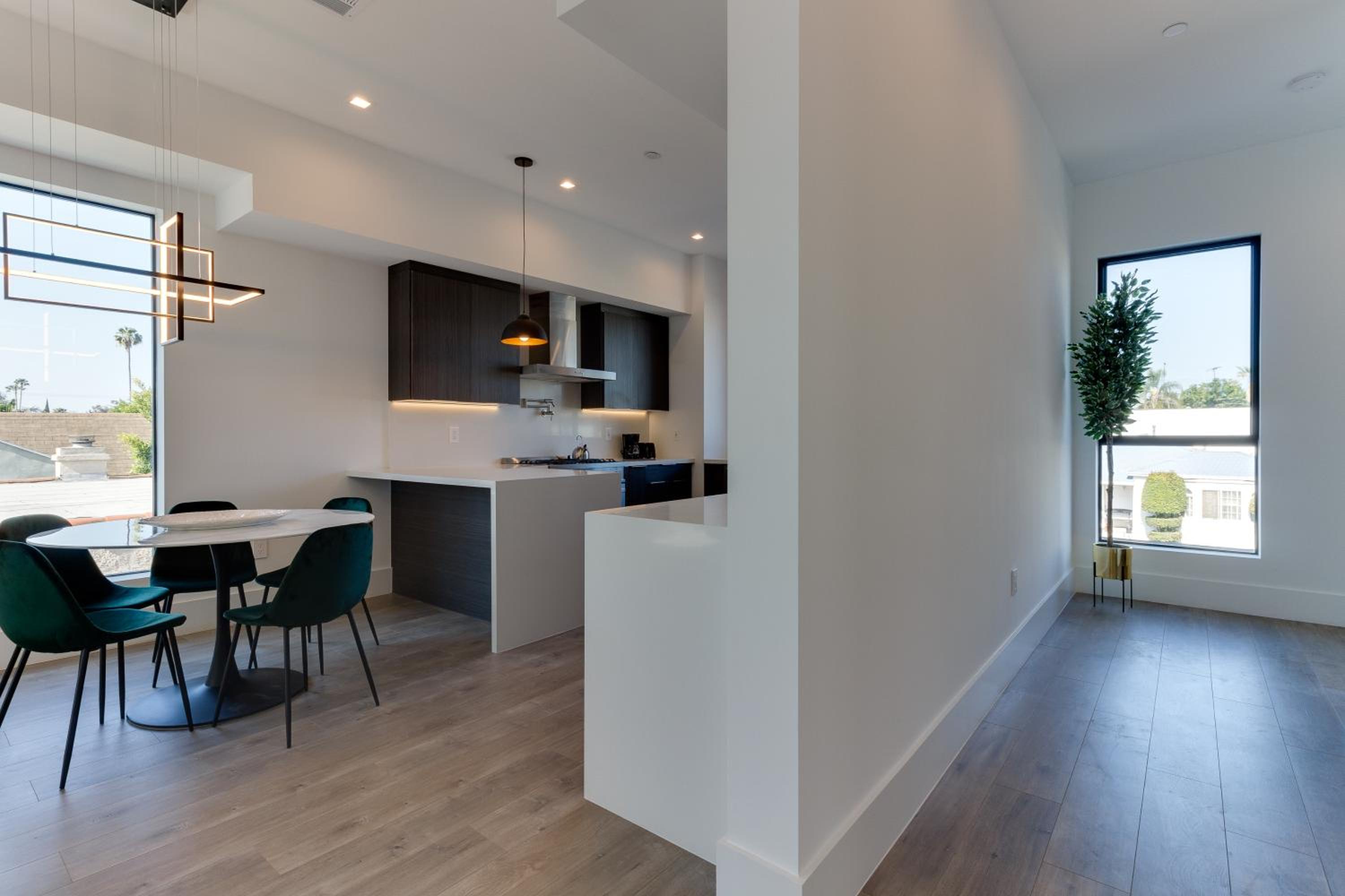 Modern 5 Bedroom Masterpiece With Rooftop Deck