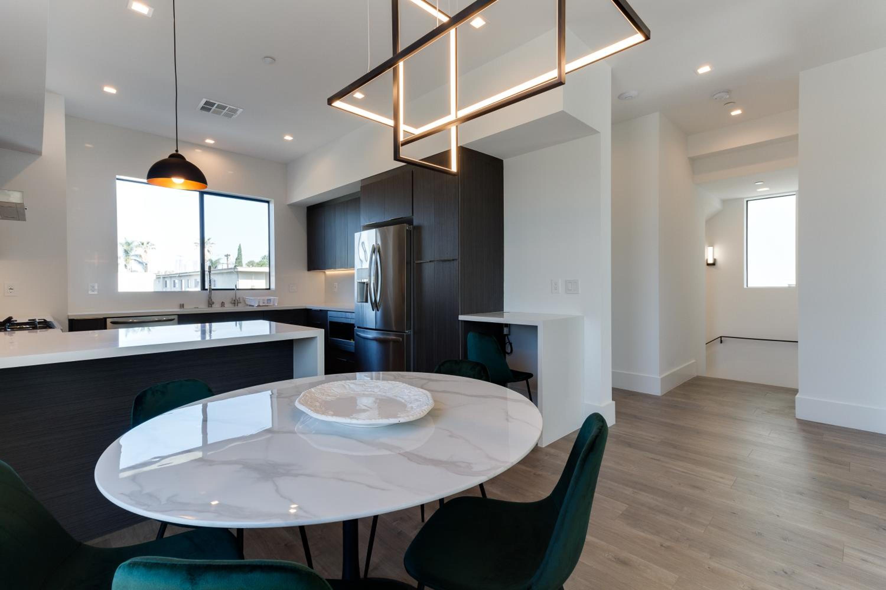 Modern 5 Bedroom Masterpiece With Rooftop Deck
