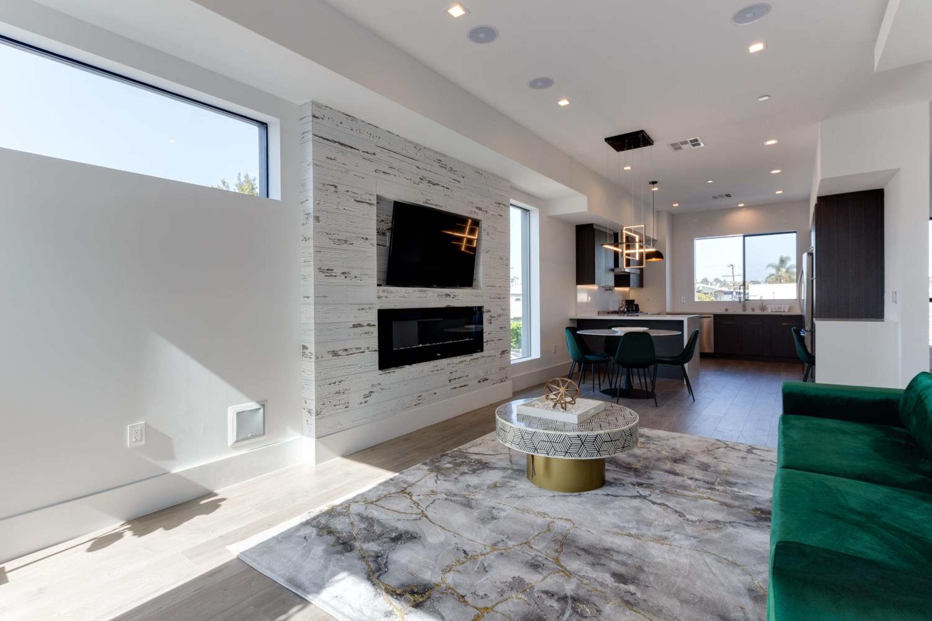 Modern 5 Bedroom Masterpiece With Rooftop Deck