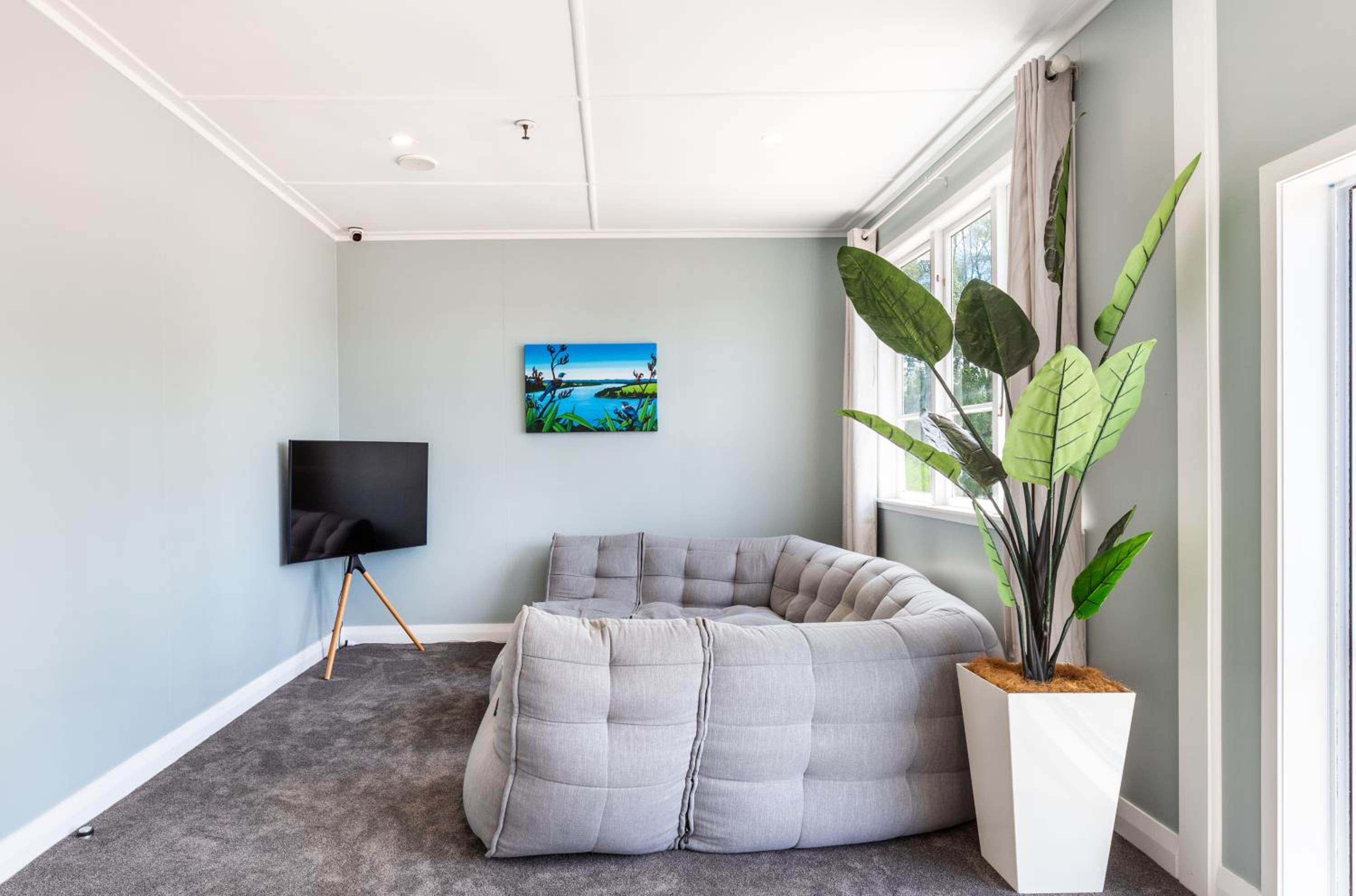 Lake Maraetai Lodge