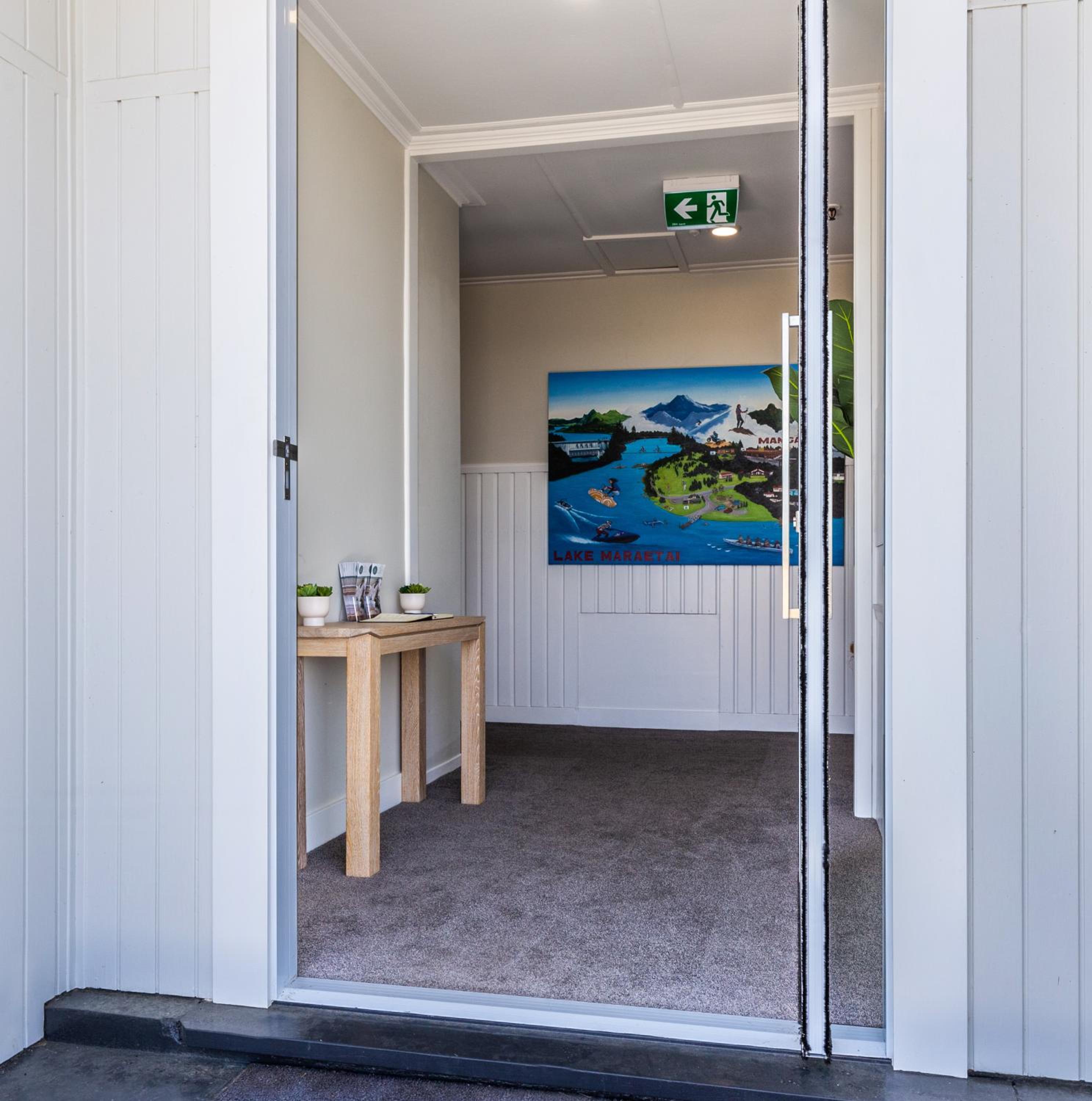 Lake Maraetai Lodge