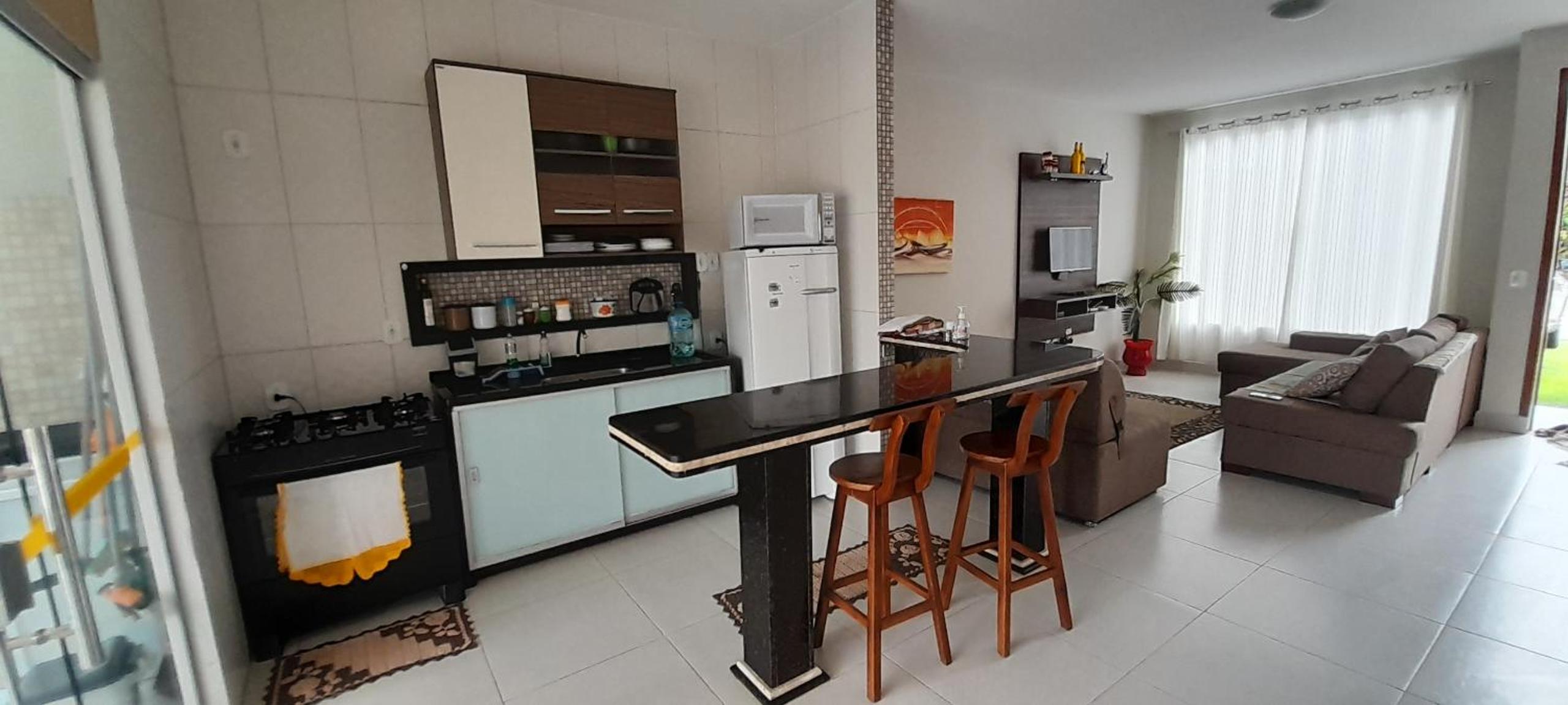 Casa com Piscina em Guaratiba