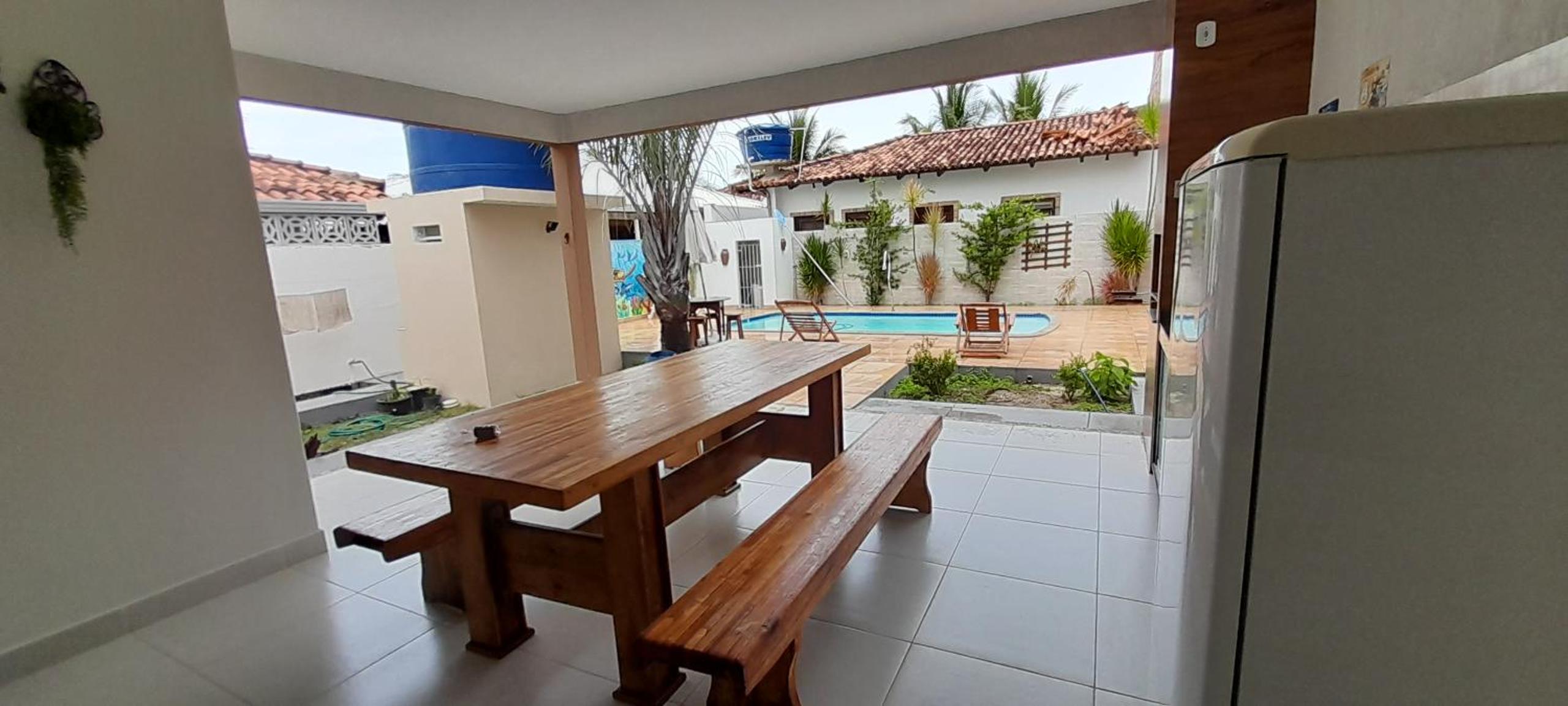 Casa com Piscina em Guaratiba