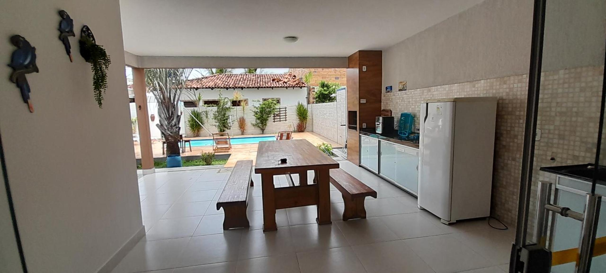 Casa com Piscina em Guaratiba