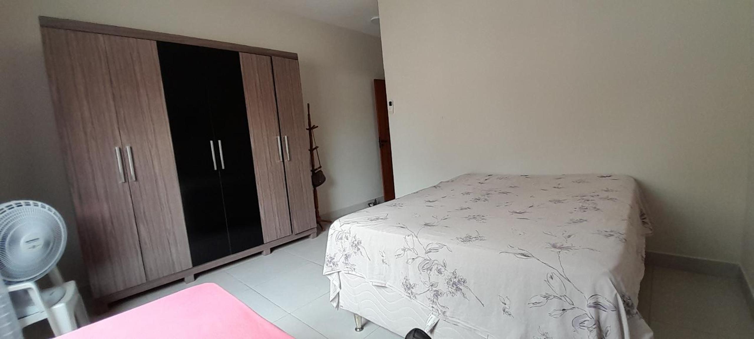 Casa com Piscina em Guaratiba