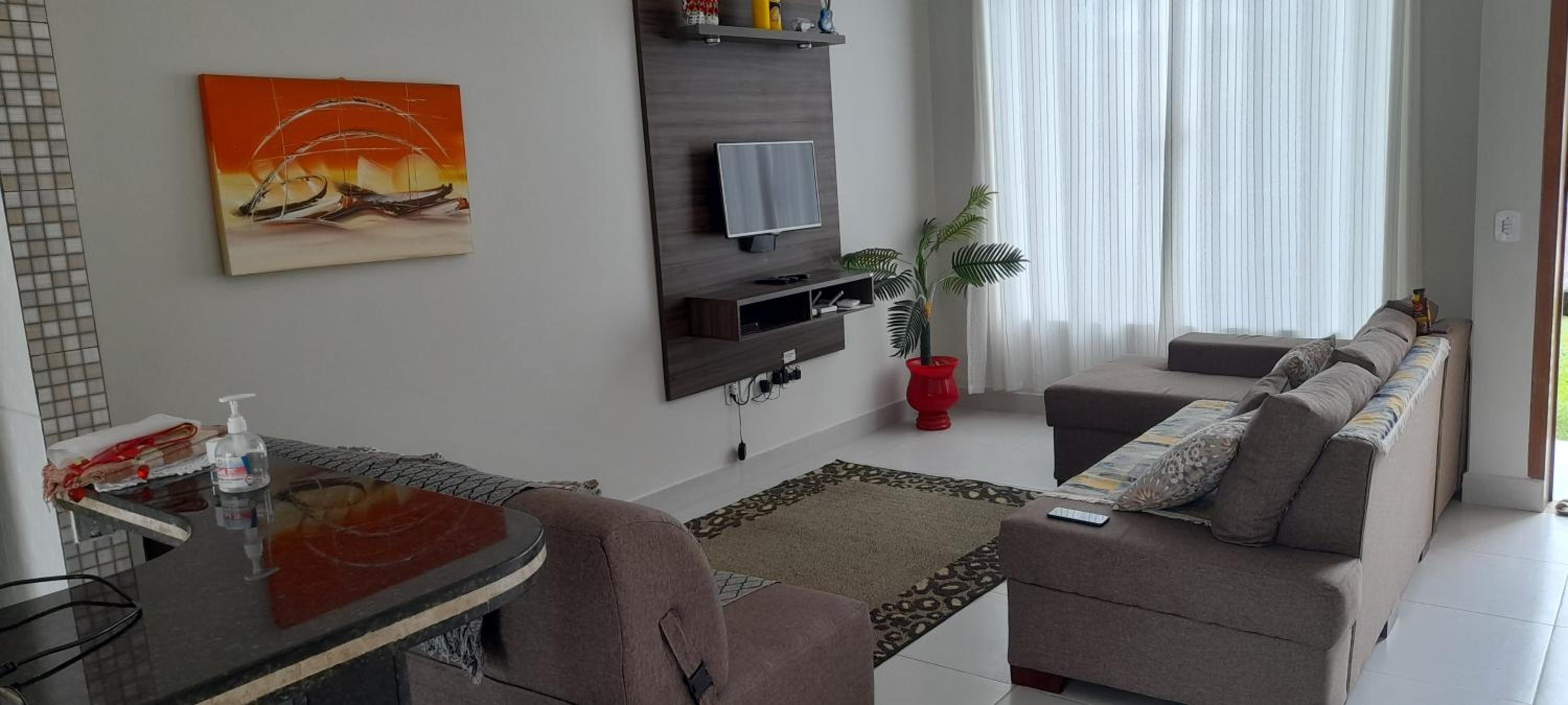 Casa com Piscina em Guaratiba