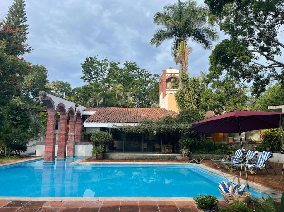 Hotel Casa Bienteveo 15 Min De Cuernavaca, 23 Personas