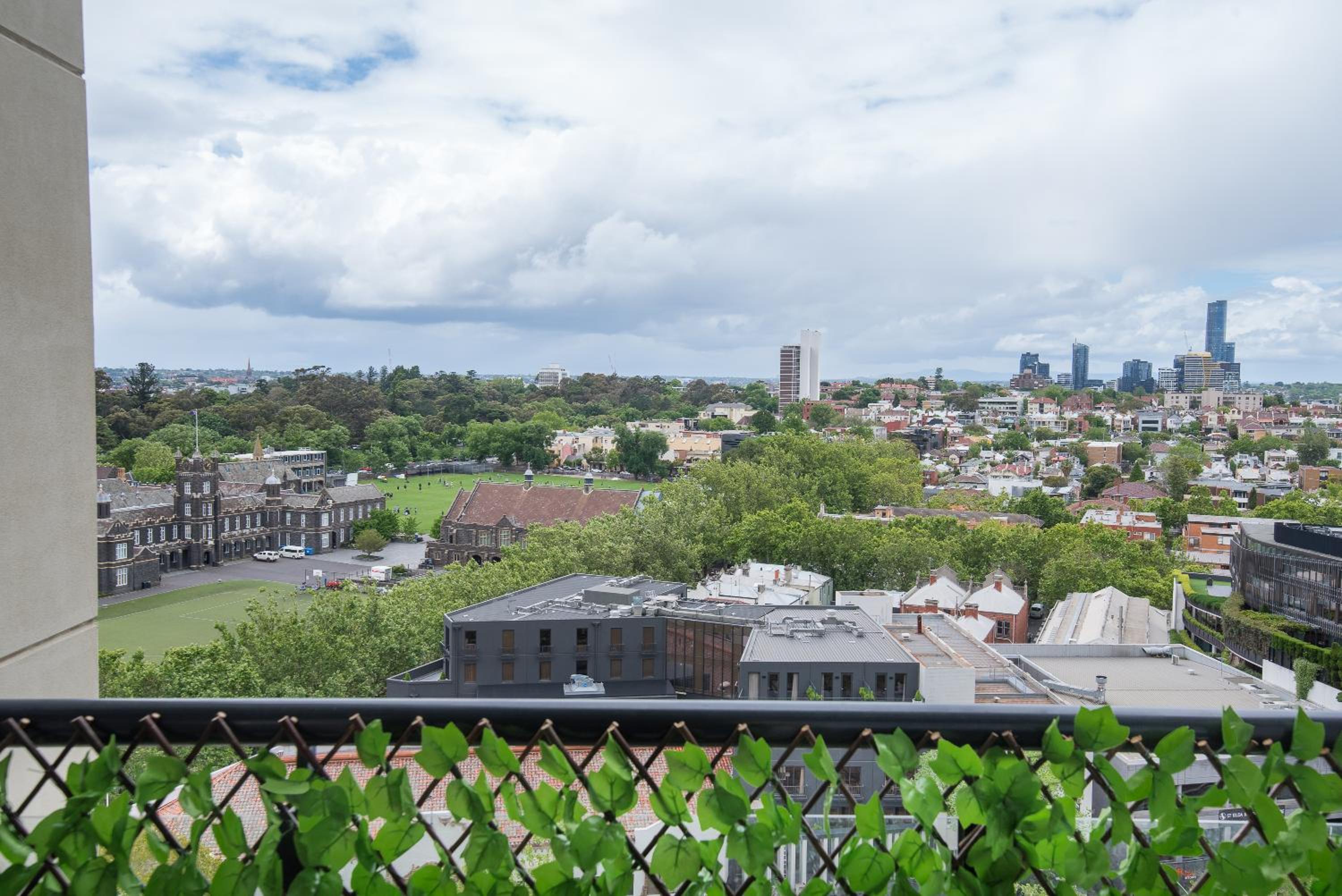 City skyline views with swimming pool!