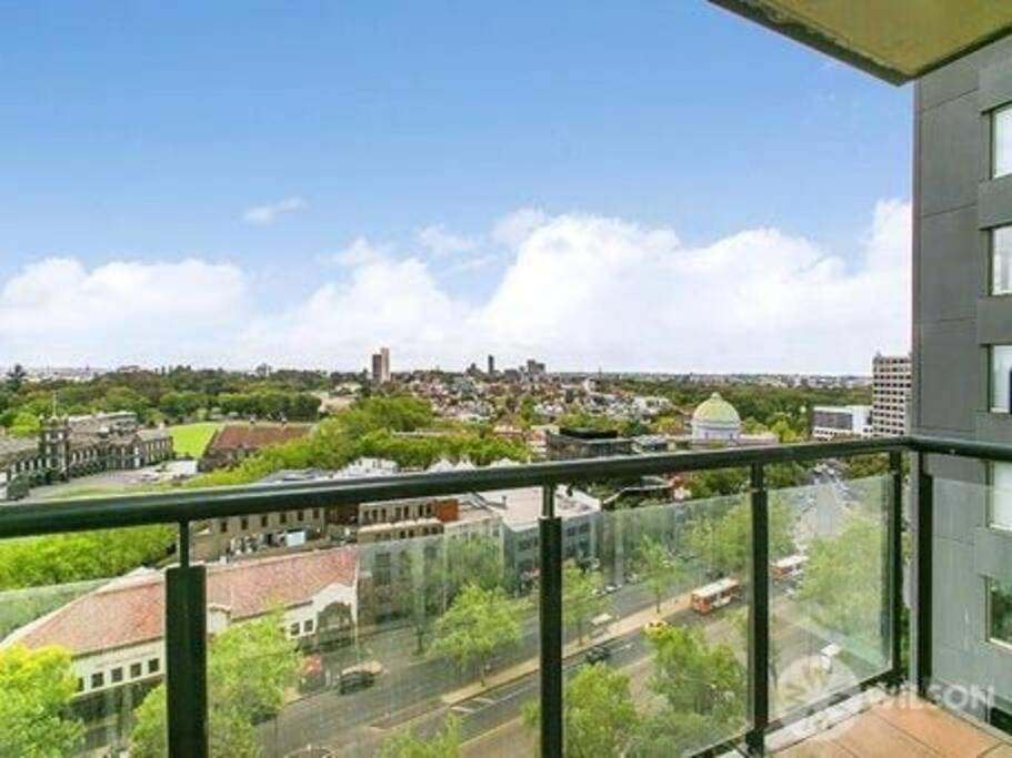 City skyline views with swimming pool!