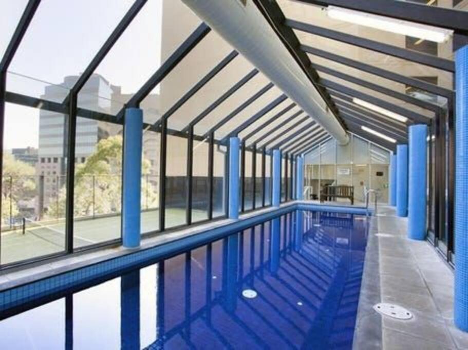 City skyline views with swimming pool!
