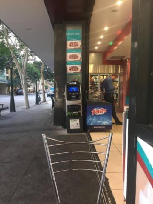 Lvl 24 Bluey Themed family apartment in the heart of CBD by Stylish Stays