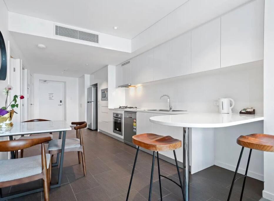 Lvl 24 Bluey Themed family apartment in the heart of CBD by Stylish Stays