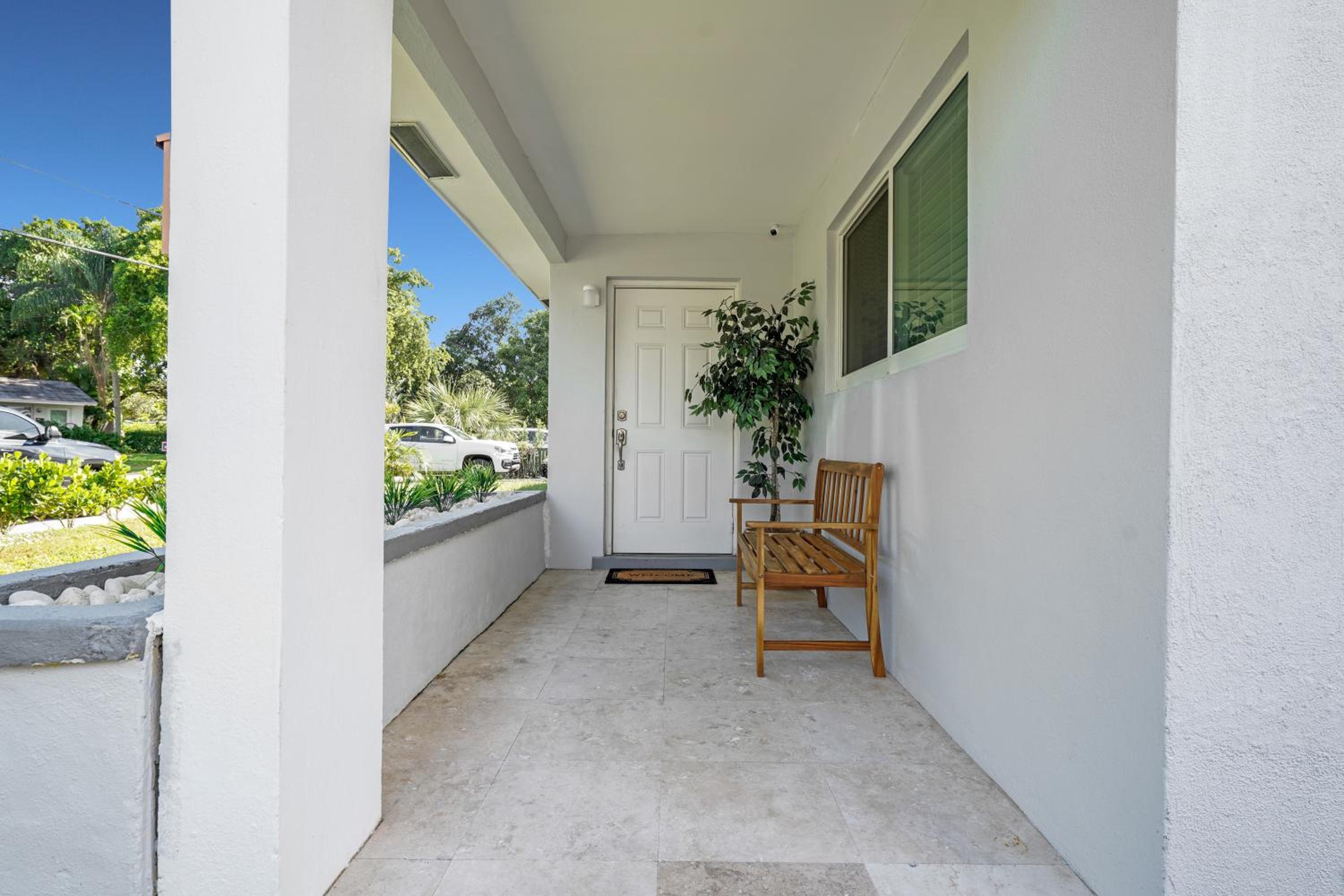 Dania Beach Waterfront,near Hollywood & Fll view 2