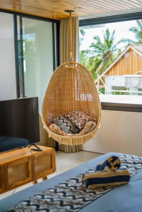 Villa Arunika - Stylish tropical 2BR Villa close to Nyanyi beach! view 3