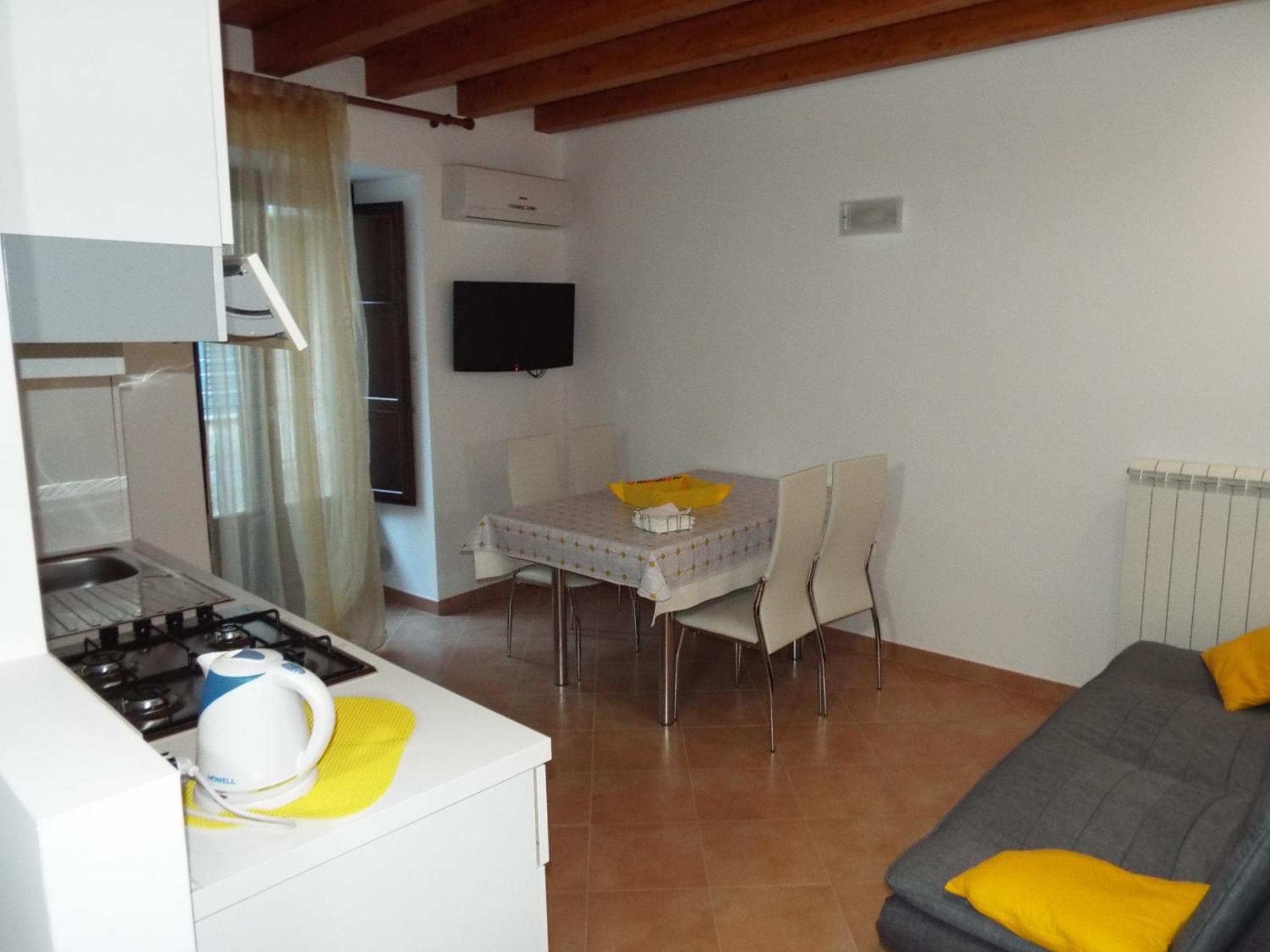 The House of Castle Apartments photo 3