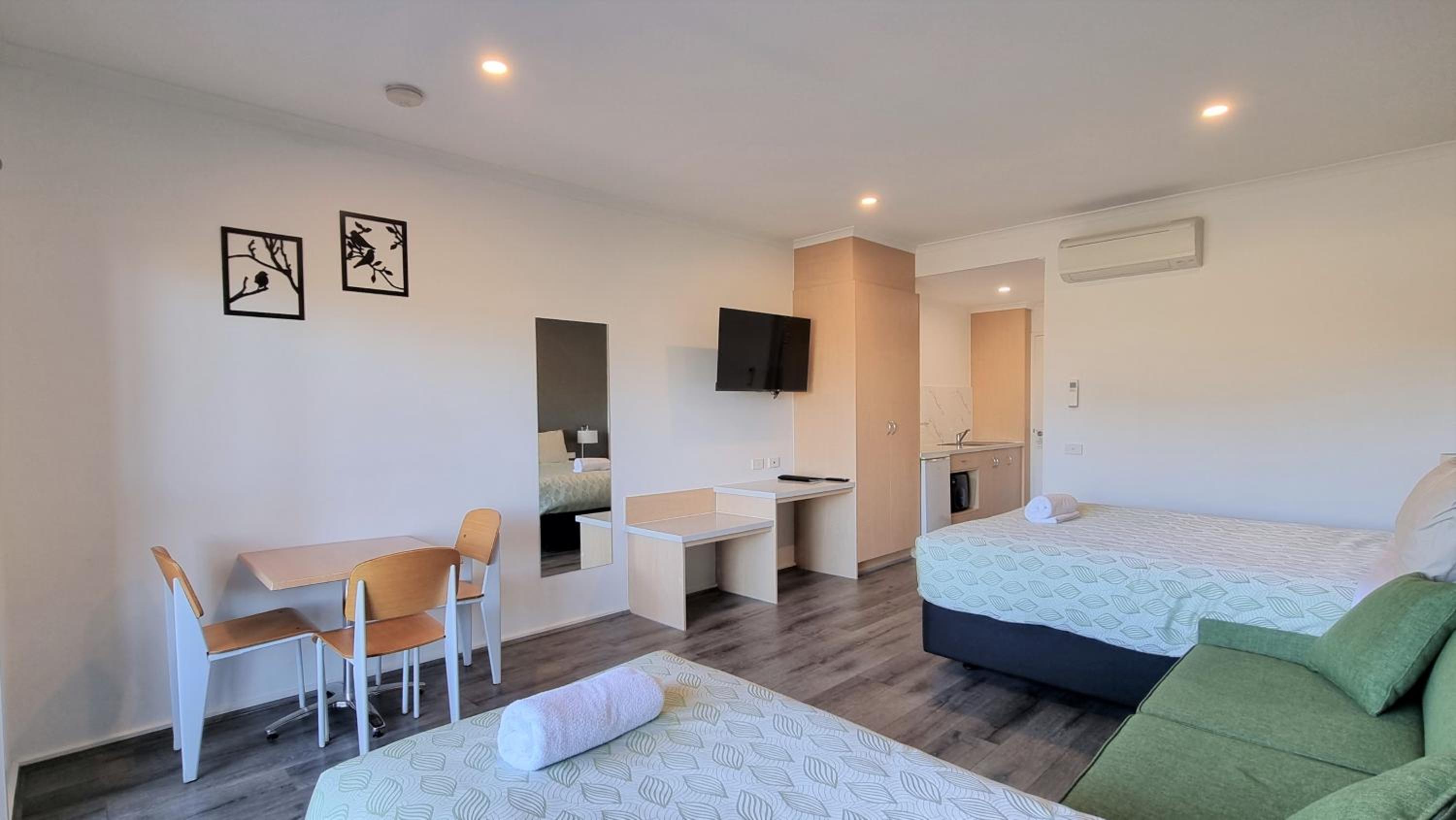 Seaview Motel & Apartments