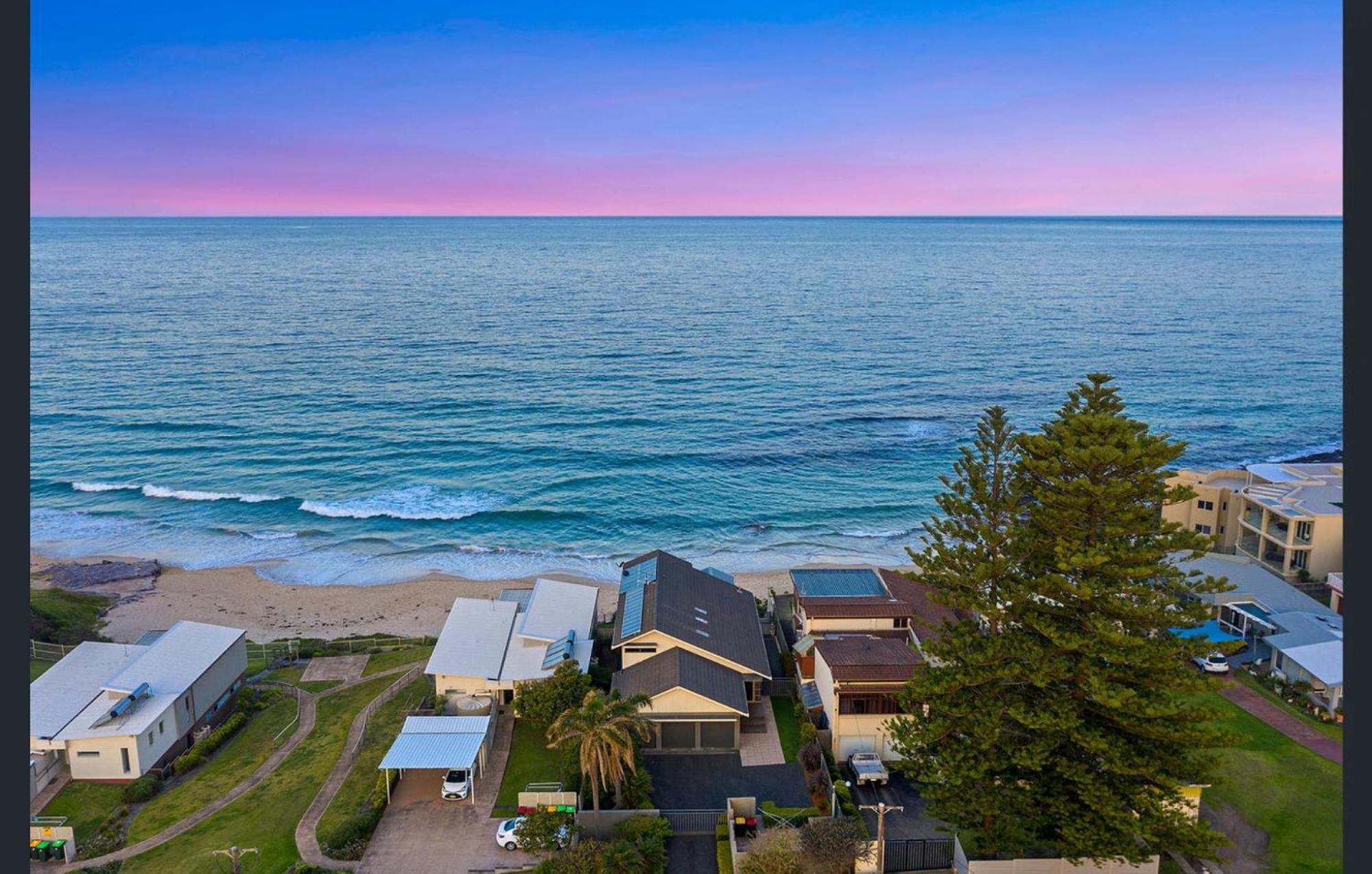 Sea View - Absolute Beachfront Shellharbour