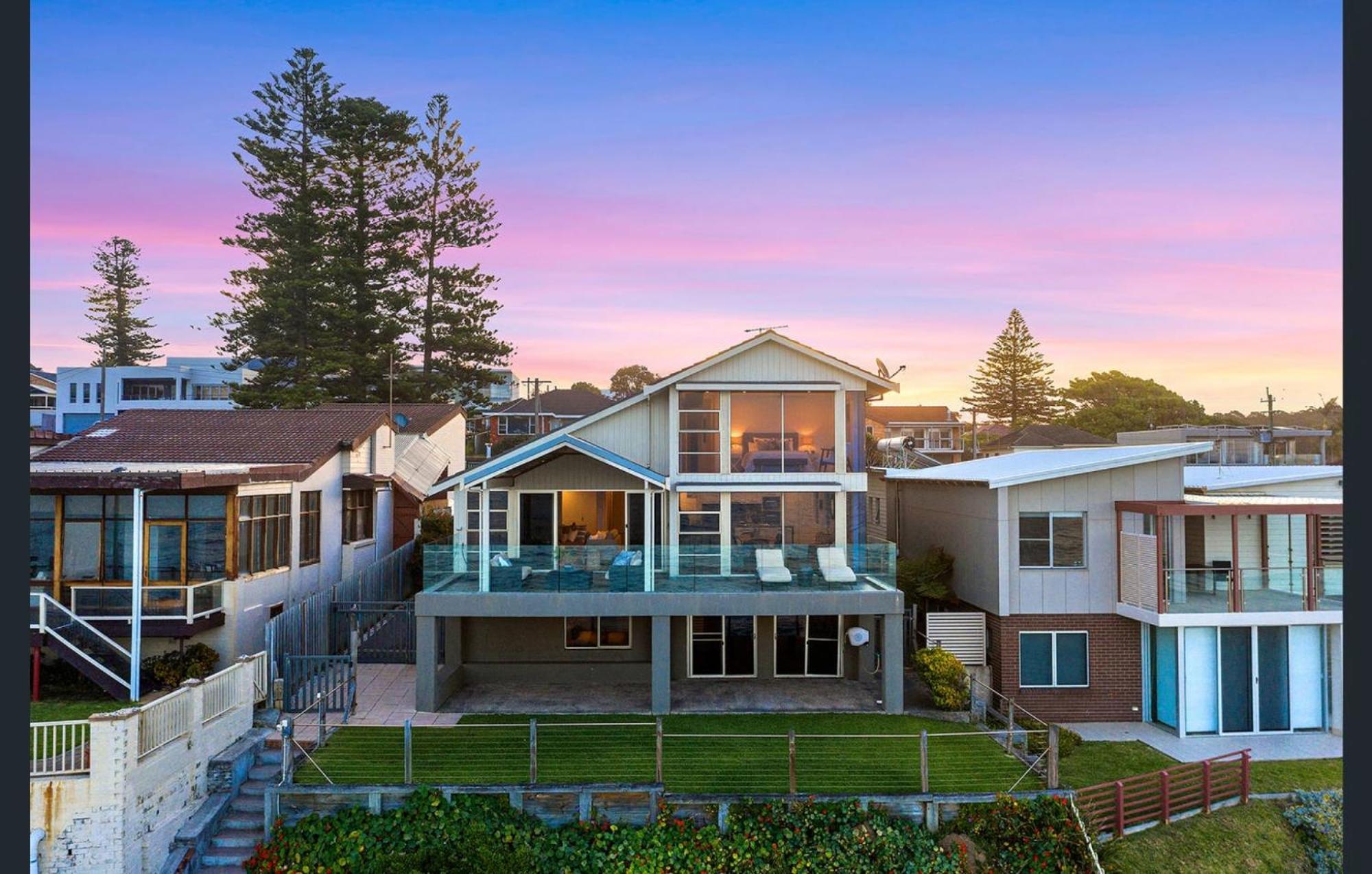 Sea View - Absolute Beachfront Shellharbour