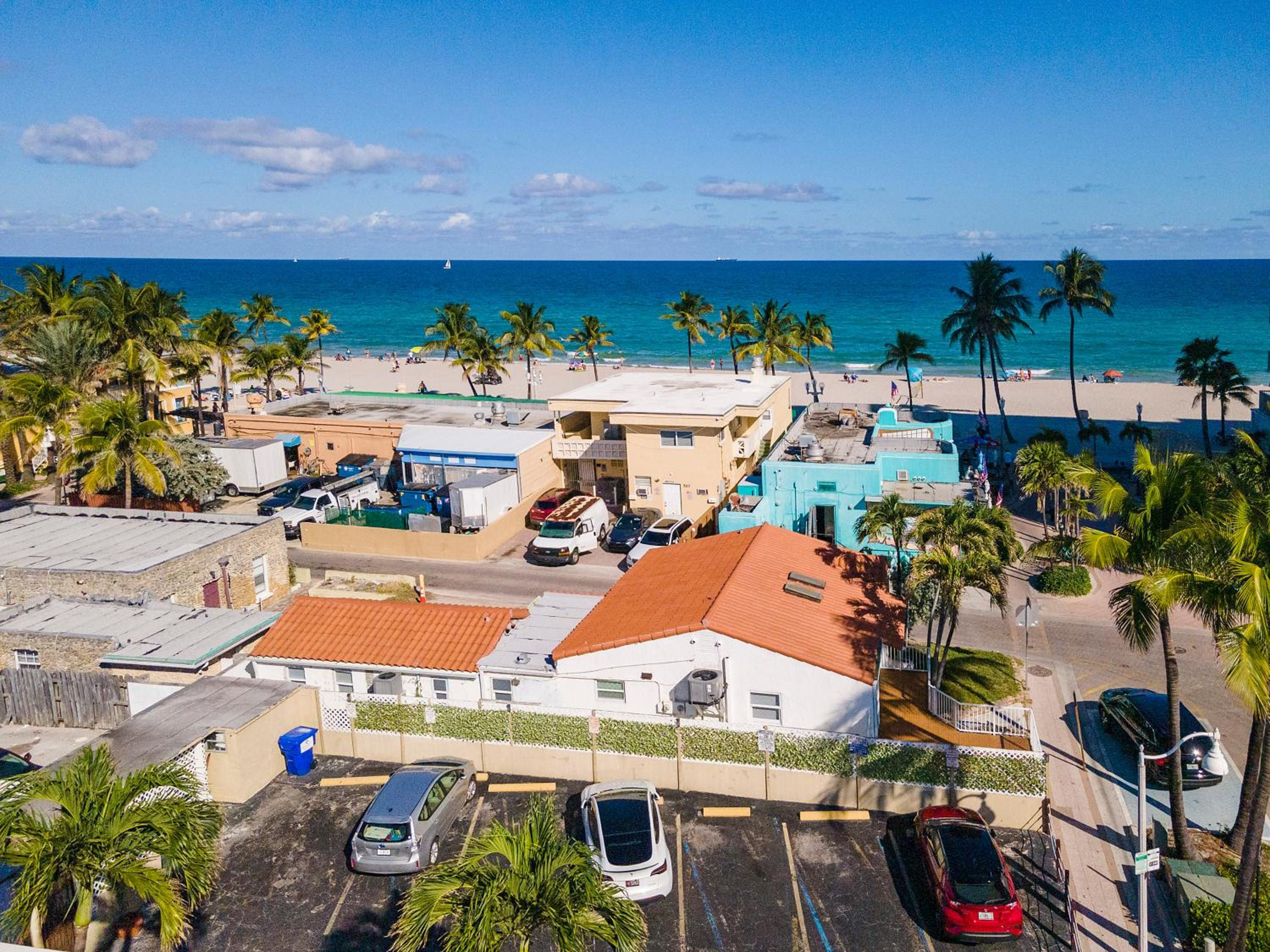 Tropic Isle Hotel & Apartment view 5