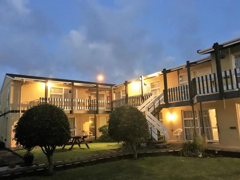 Parkside Motel and Apartments