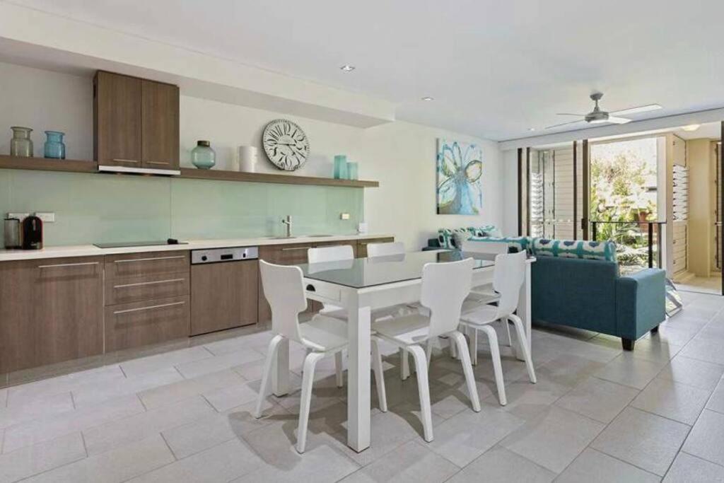 2 bedroom Apartment Palm Cove