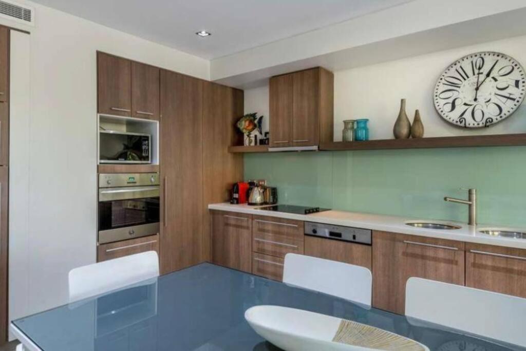 2 bedroom Apartment Palm Cove