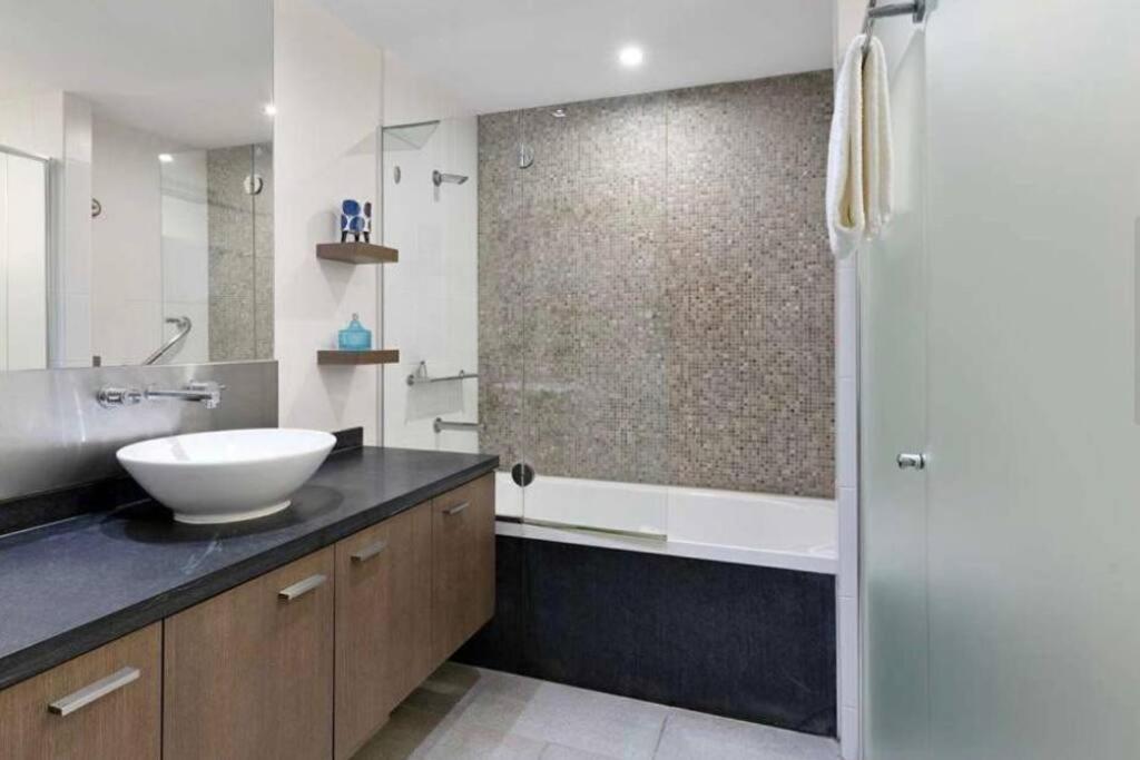 2 bedroom Apartment Palm Cove
