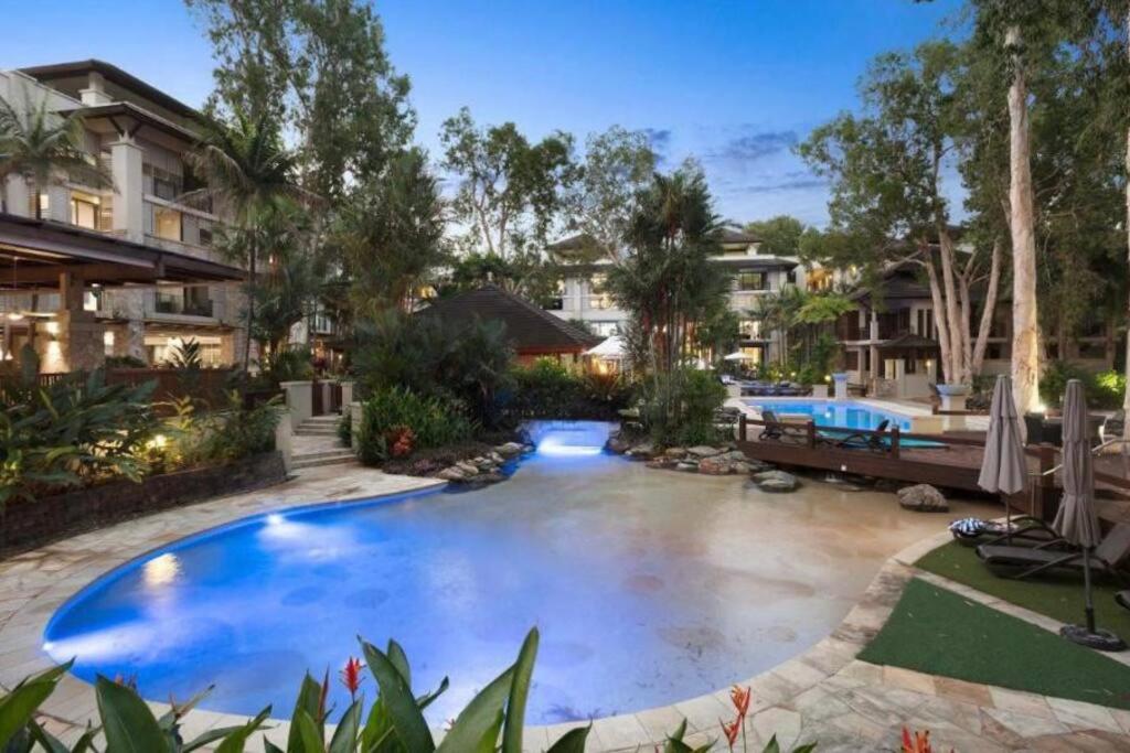 2 bedroom Apartment Palm Cove