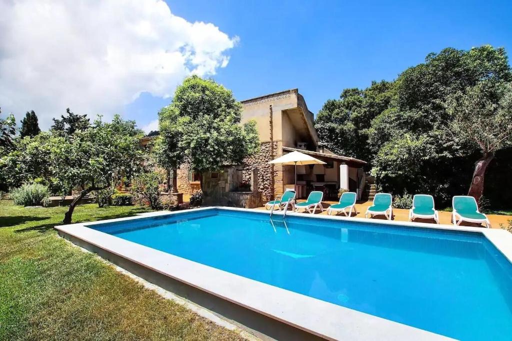 Lovely mallorquin farmhouse in Pollensa by Renthousing