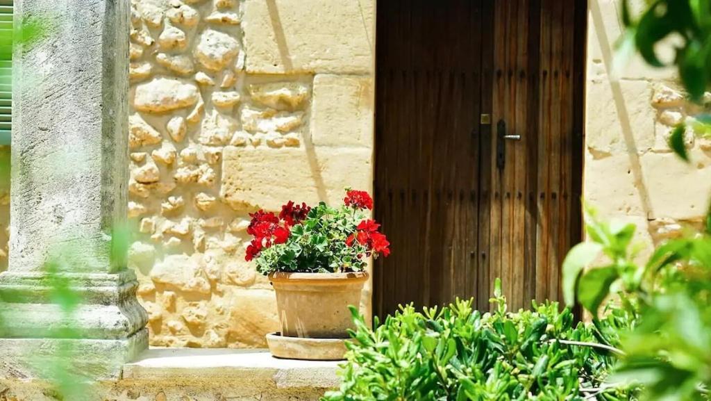 Lovely mallorquin farmhouse in Pollensa by Renthousing
