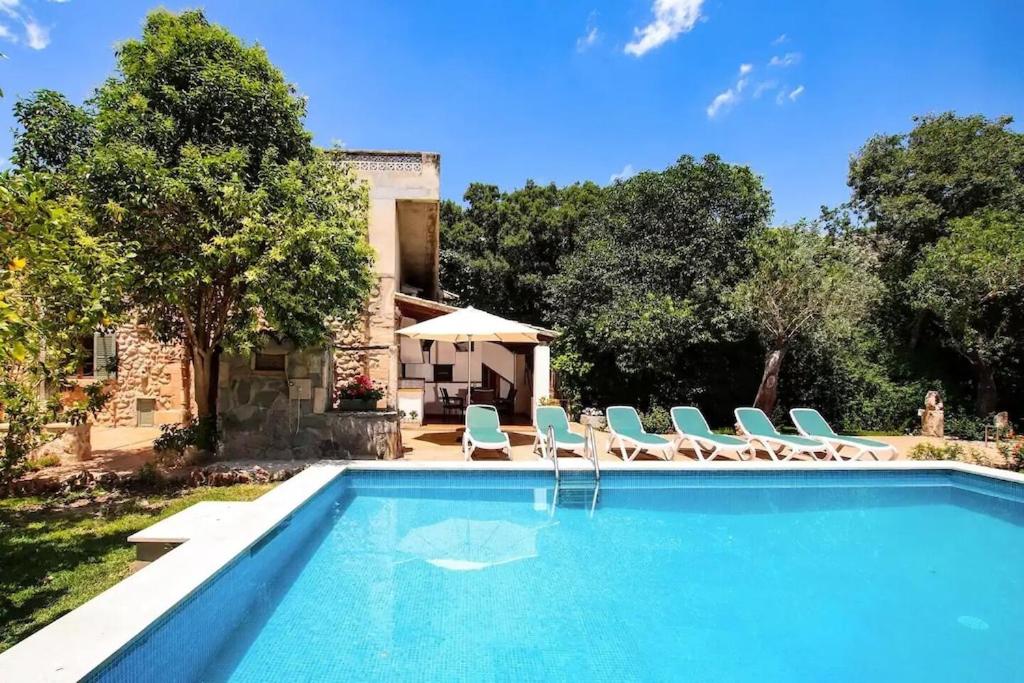 Lovely mallorquin farmhouse in Pollensa by Renthousing