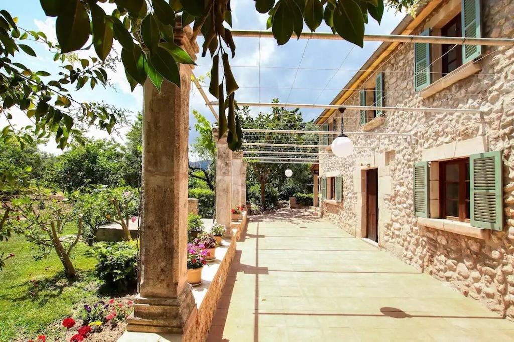 Lovely mallorquin farmhouse in Pollensa by Renthousing