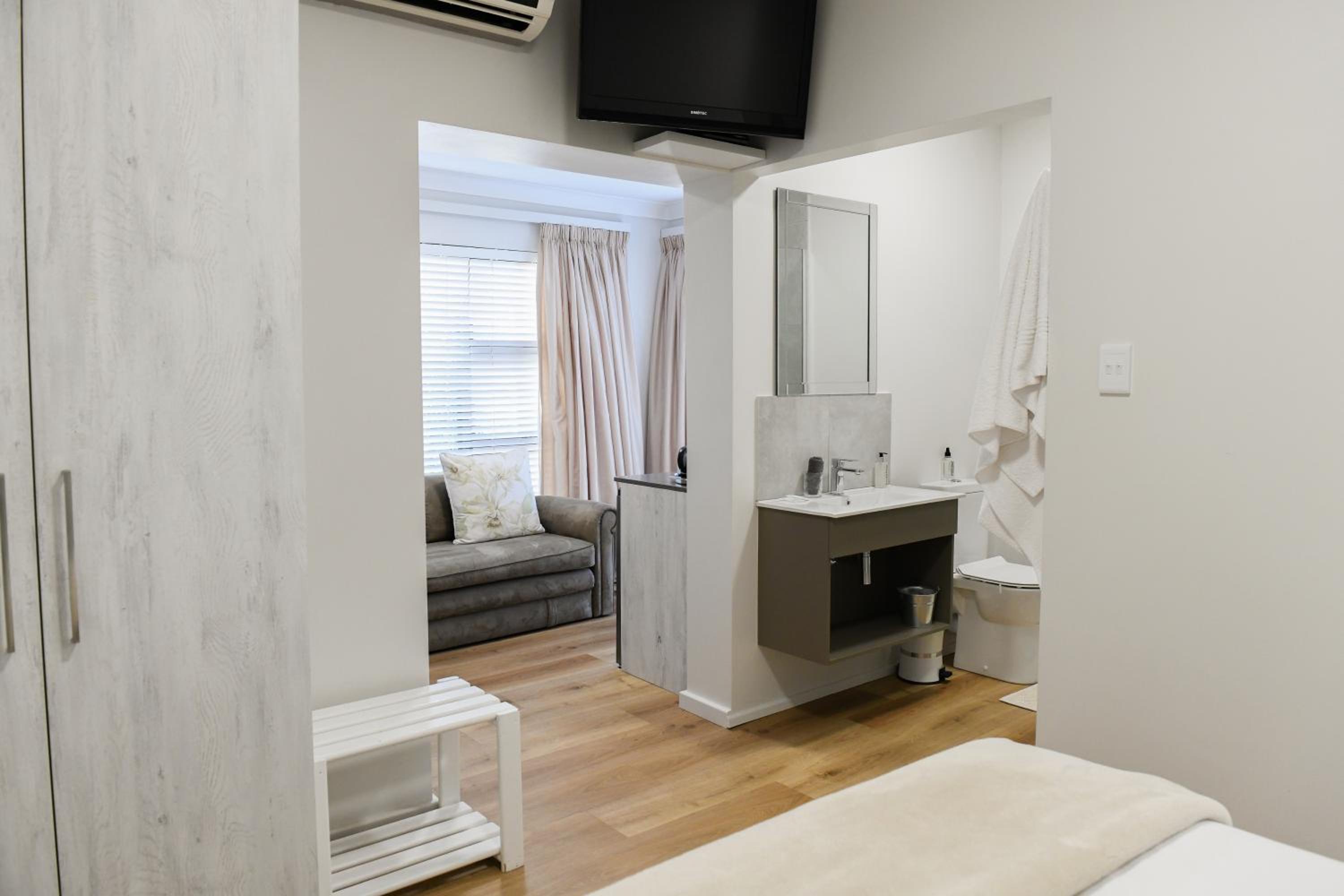 Four Palms Accommodation