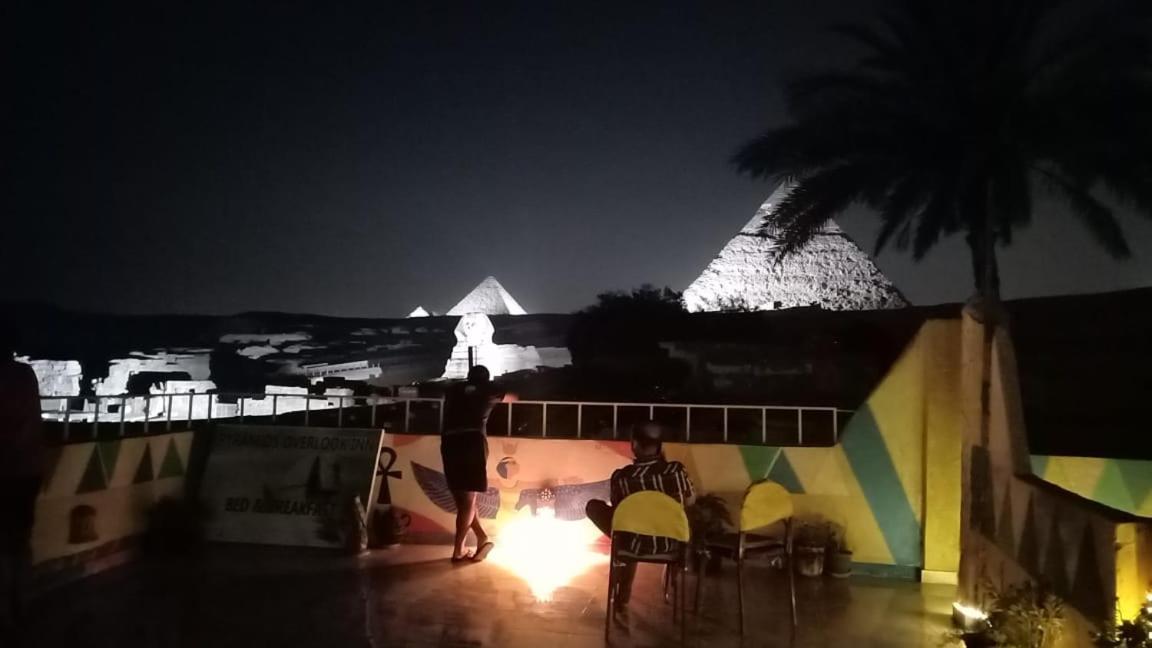 Pyramids Overlook Inn