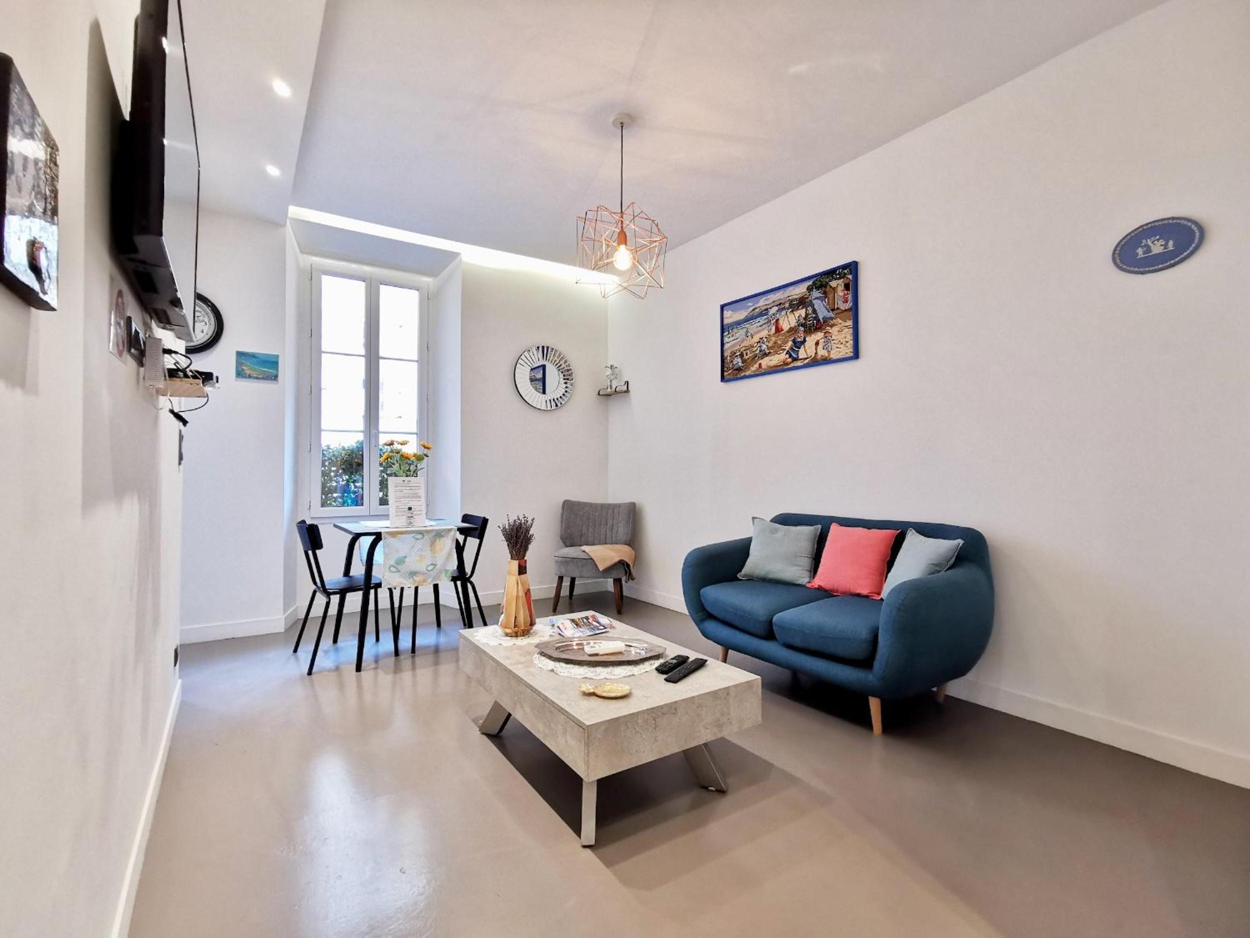 Le PETIT BALCON by Booking Guys photo 4