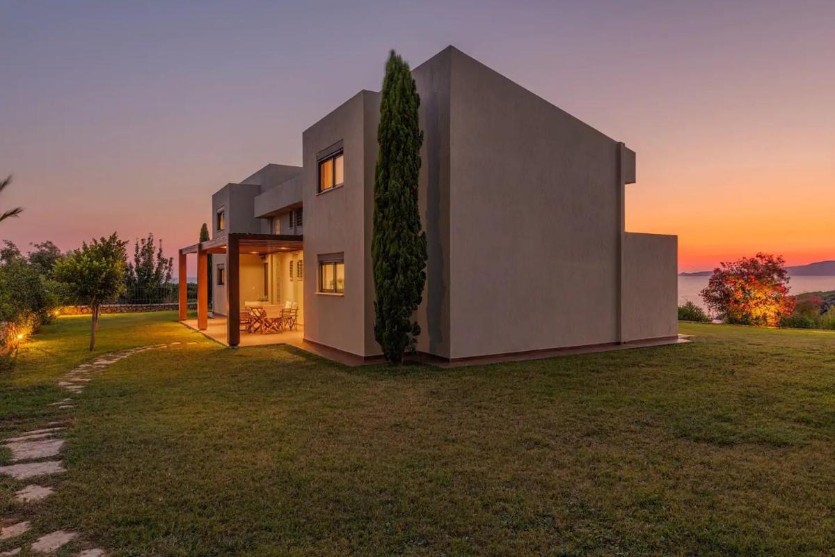 Villa Idyle - Luxury Beachfront Residence view 4