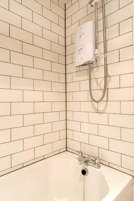 Edinburgh Vacations - Amazing Location!In heart of the City. 2BR  Cot - Property Image 5