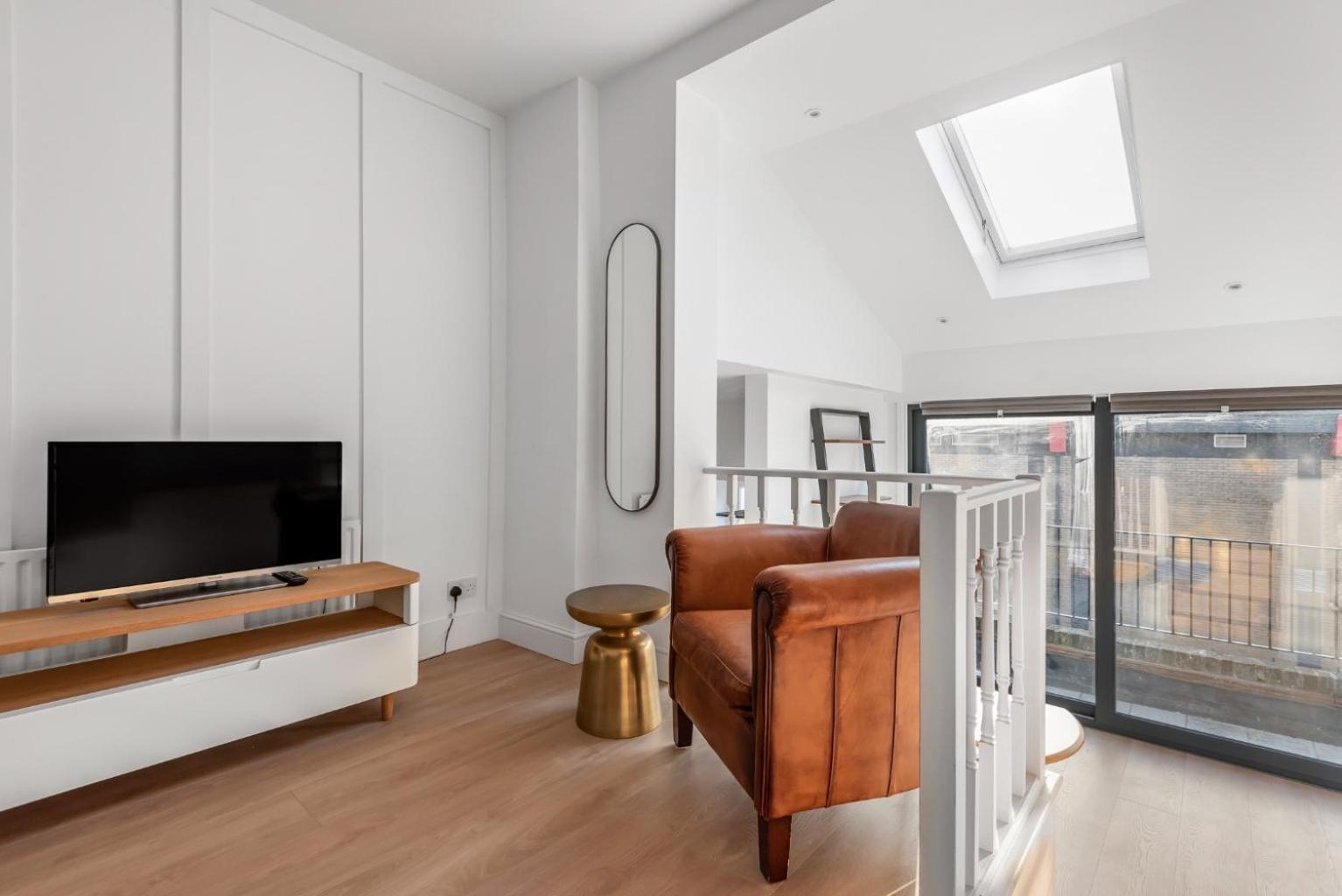 Central London-Modern Contemporary Flat