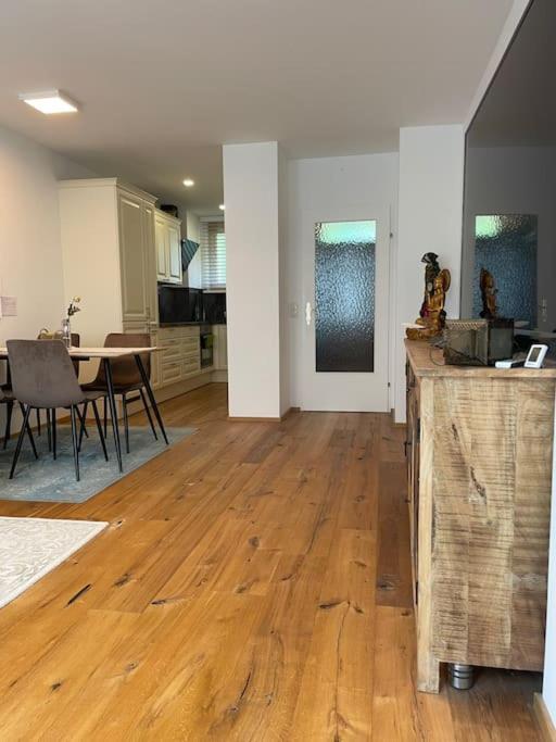 Appartement Seenähe mit gratis Tiefgaragenplatz