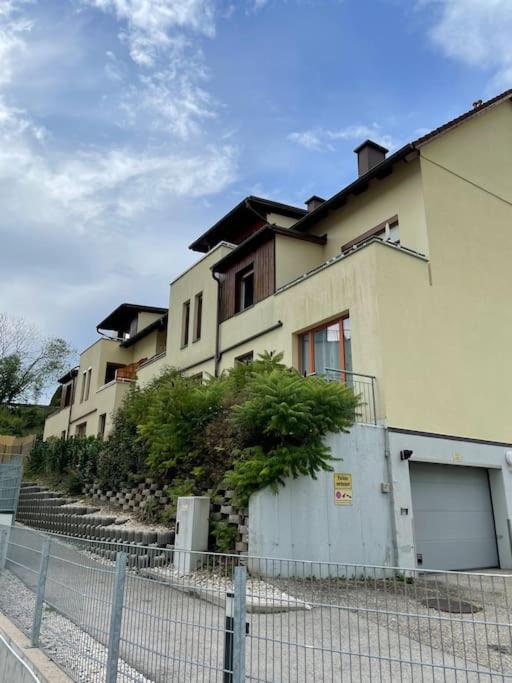 Appartement Seenähe mit gratis Tiefgaragenplatz