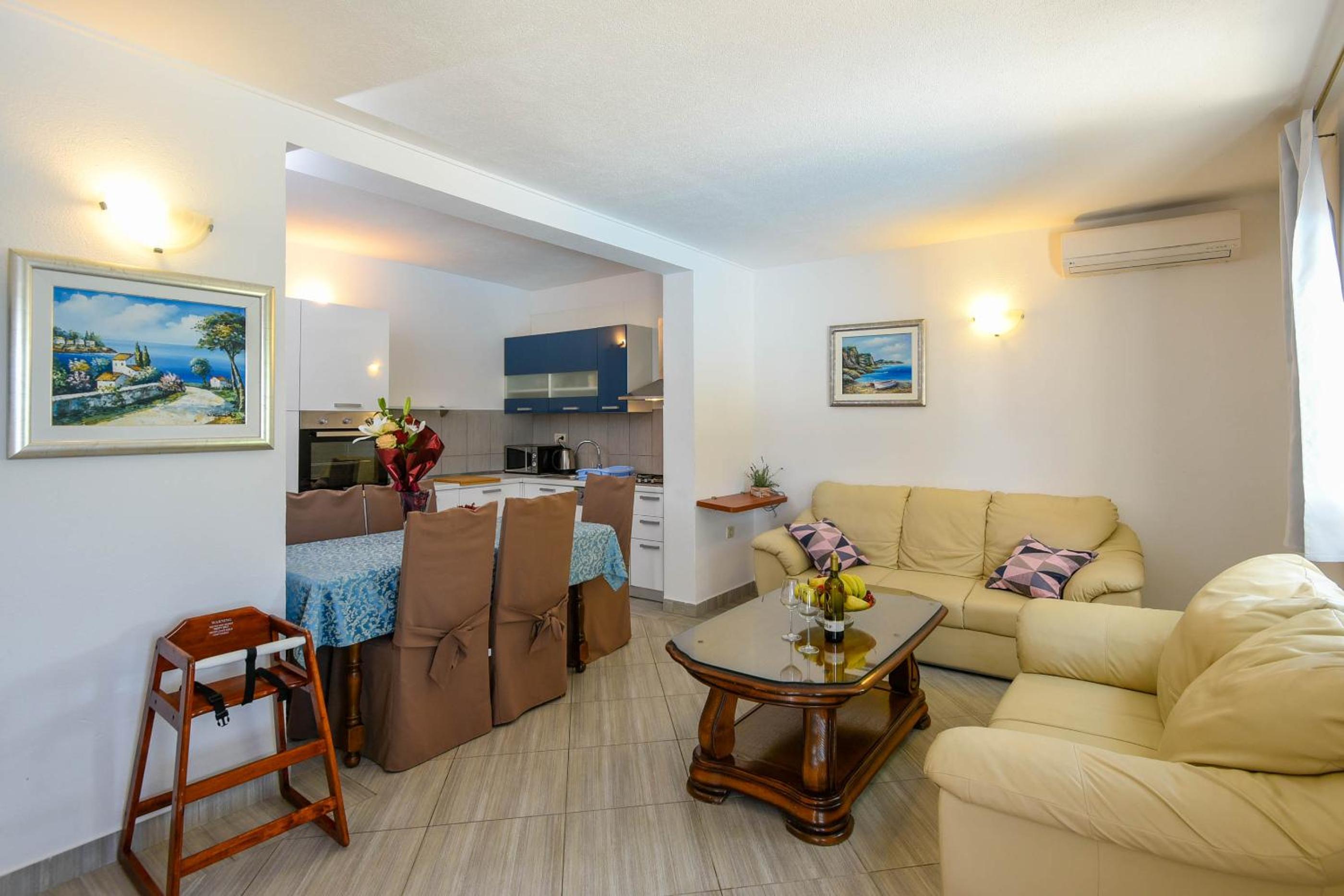 Holiday Villa Perna
