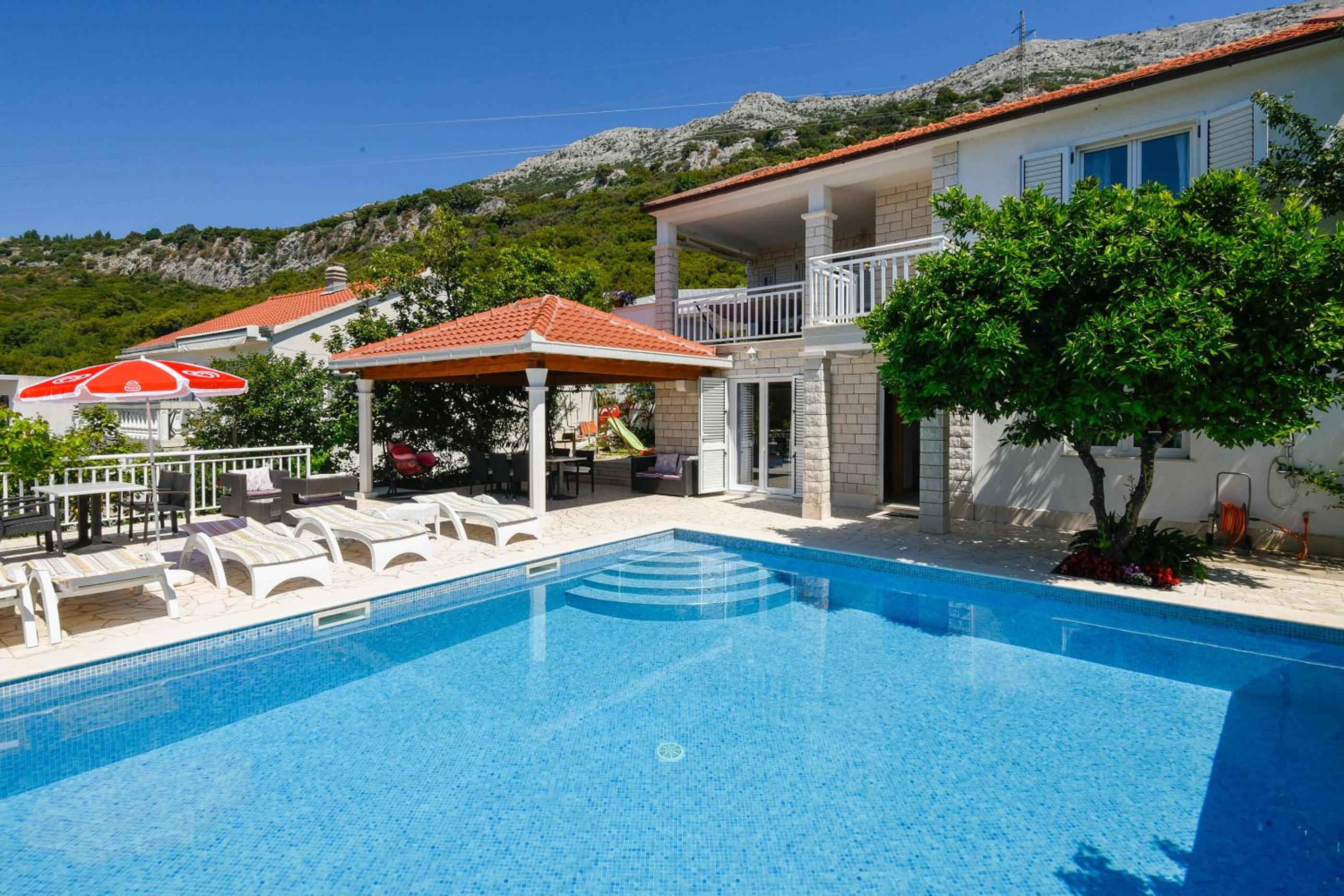 Holiday Villa Perna