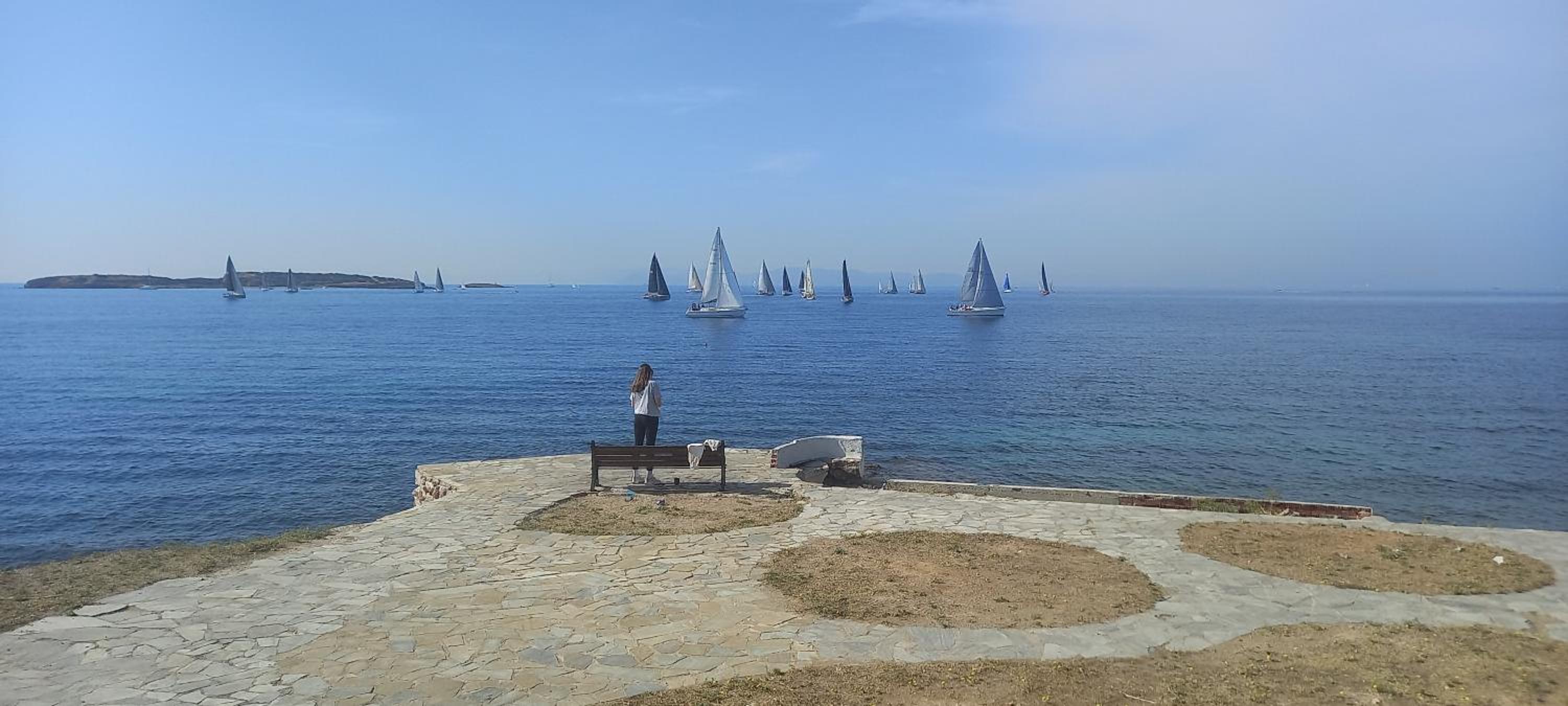 Family getaway, spacious and luxurious, sea view, terrace, 5 minutes from Voula beach, 30min from Athens center